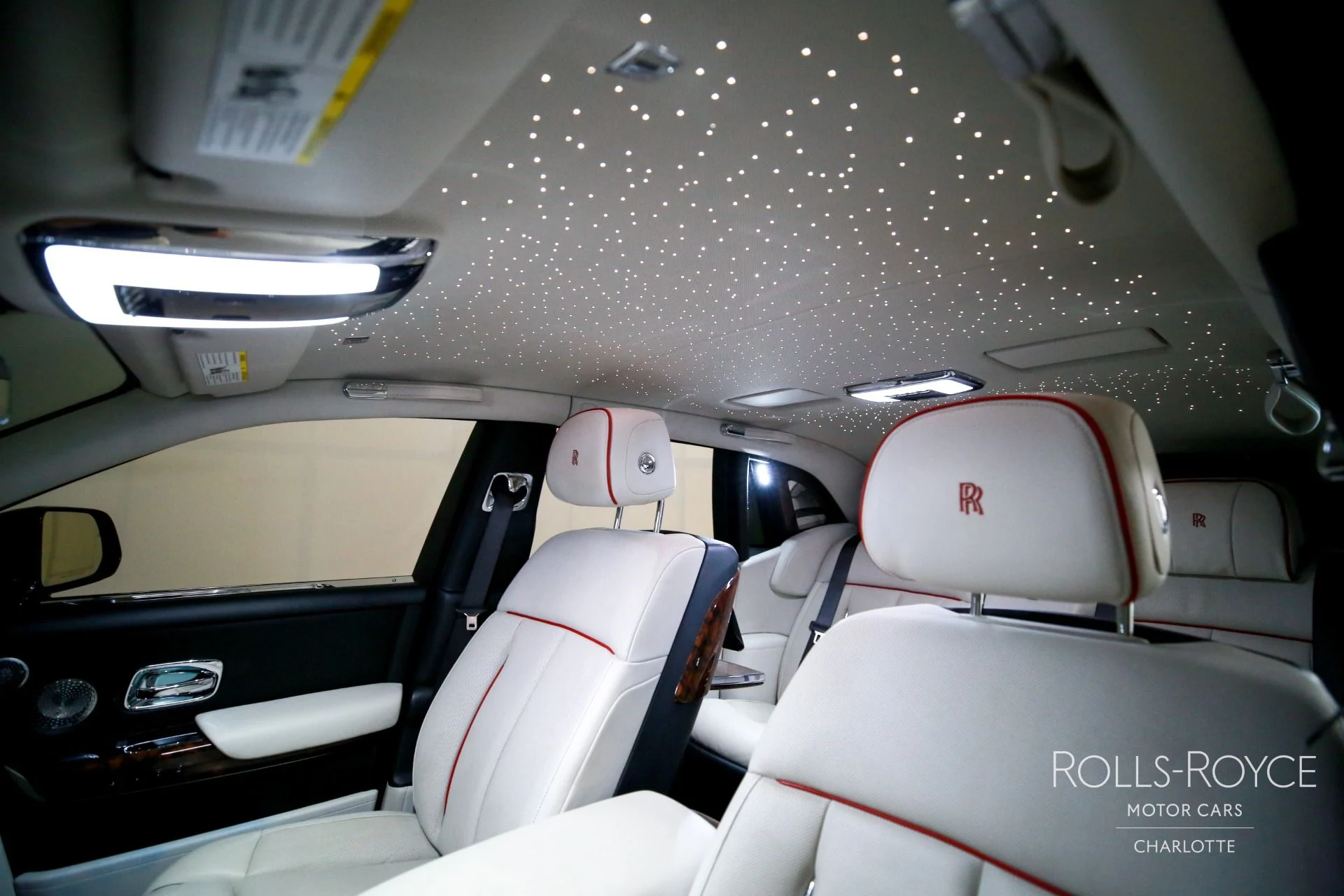 mph011_3650671922_Used_2019_Rolls_Royce_Phantom_1760804131_0d2b37e3e5