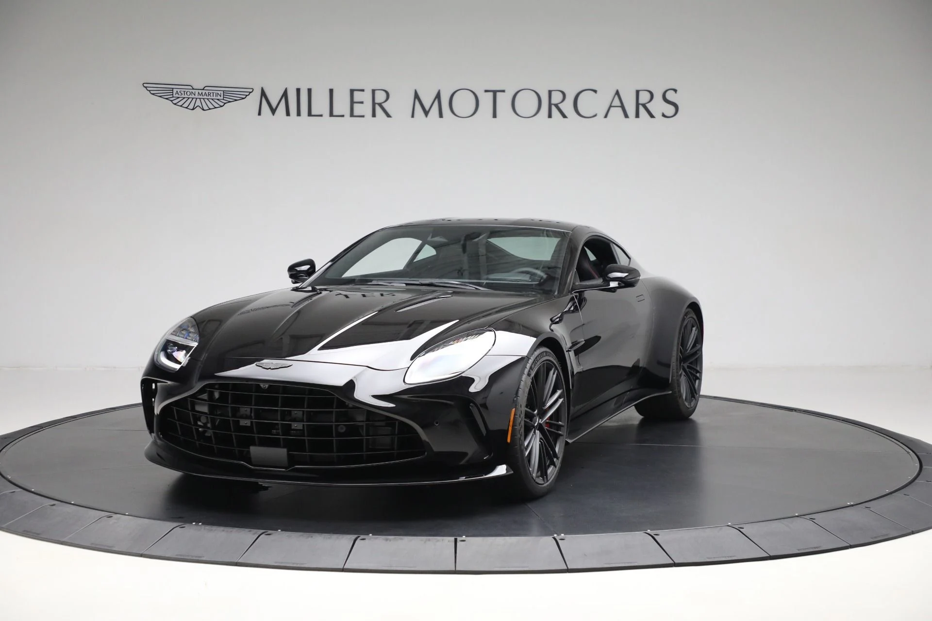 mph011_365275954_New_2025_Aston_Martin_Vantage_a12e6e6a3b