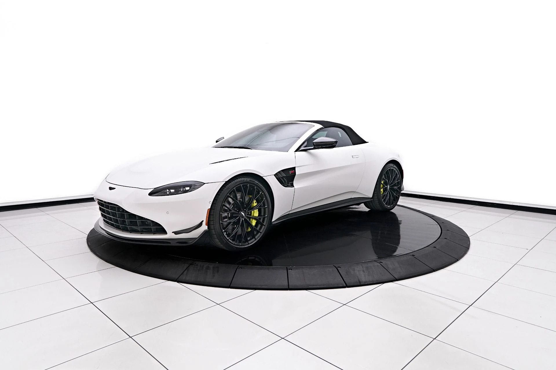 mph011_365433852_Used_2023_Aston_Martin_Vantage_F1_Edition_1754013179_e3c5415bdc
