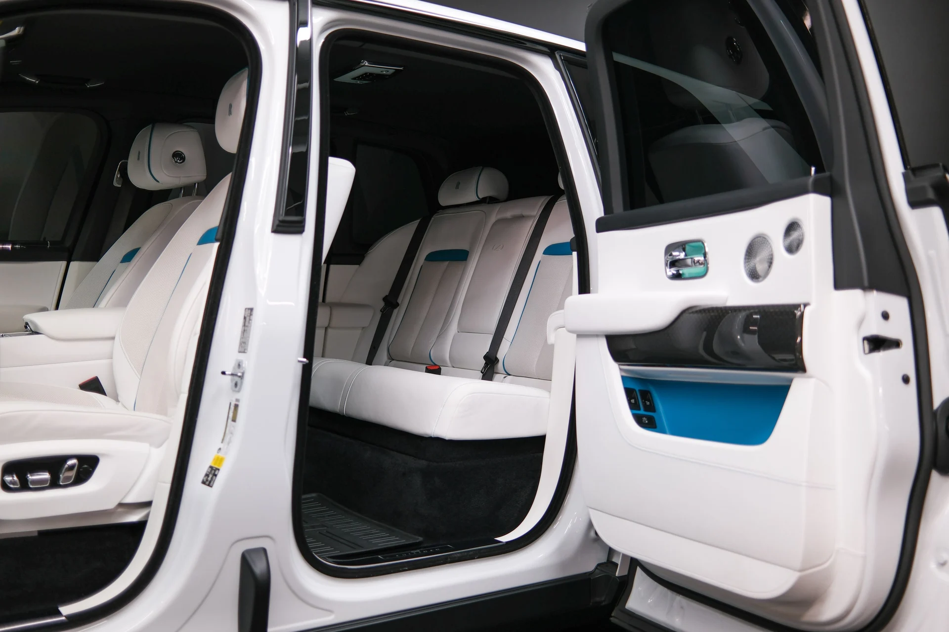 mph011_366124072_dfeddb9a_9ed0_42b2_9948_a4c96603f33b_5b44525b24