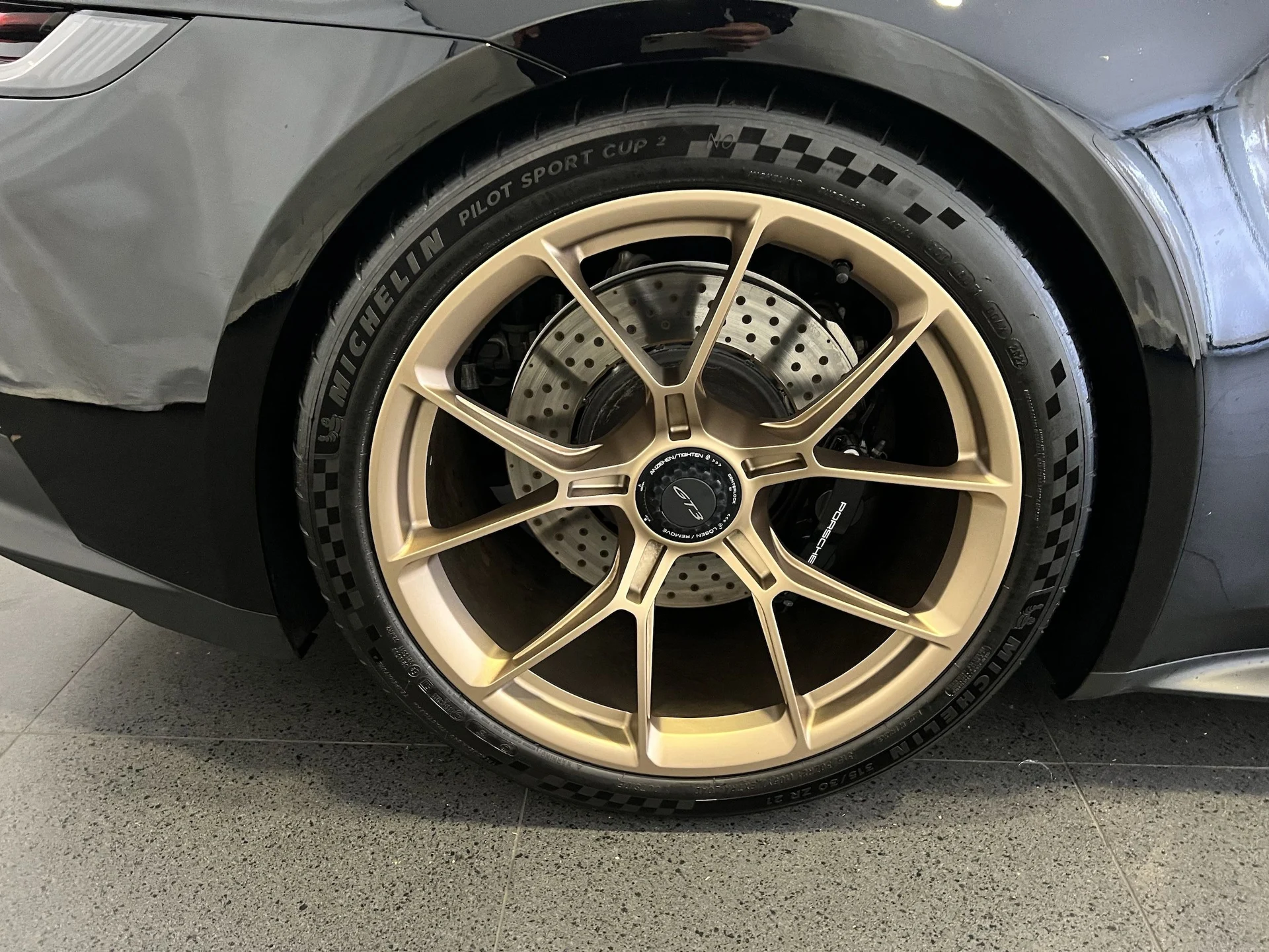 mph011_3676186428_0ab32eacea6a4fae7b8b2e38dfcd6df8x_c284b45e5f