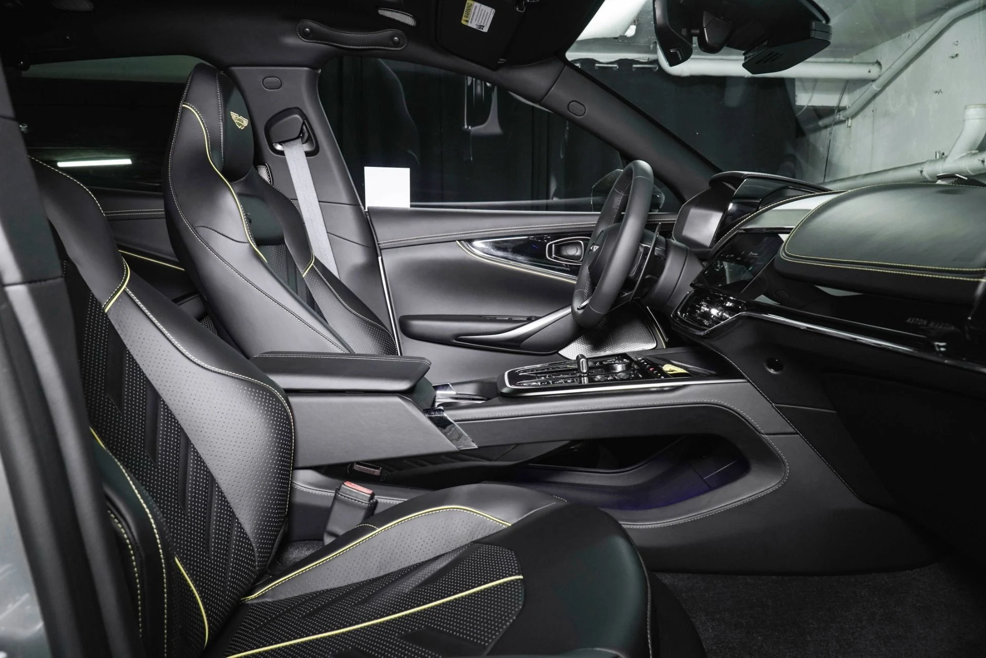 mph011_3680832839_New_2026_Aston_Martin_DBX_S_1790660353_484a126732