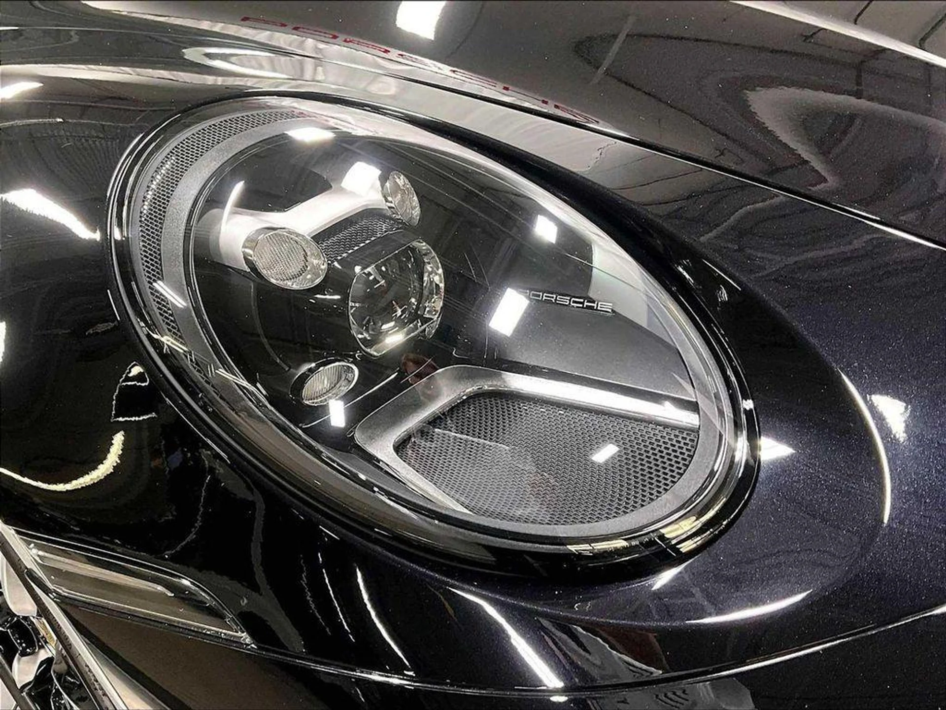 mph011_3691990479_Xy2_SQN_7bq4ls_VOC_Ssa9_UO_71_W6_E0_6e73da5c6e