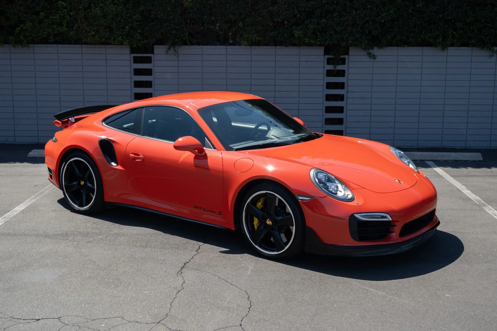 mph011_3692640213_Used_2016_Porsche_911_Turbo_S_1756939702_67350370a1