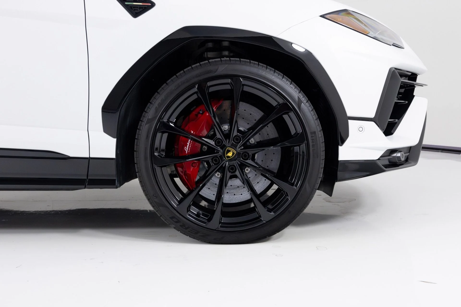 mph011_3694684113_Used_2024_Lamborghini_Urus_S_1765302044_8c64301d3f