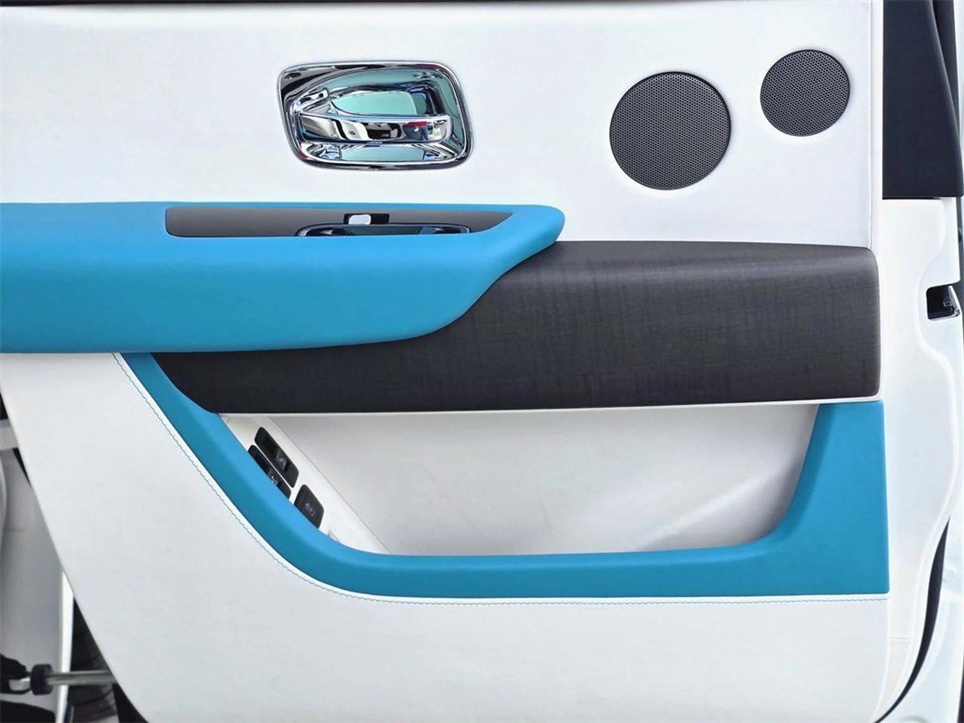 mph011_3695861487_6a632686b2e381441df1073ff685664b_d15feb3771