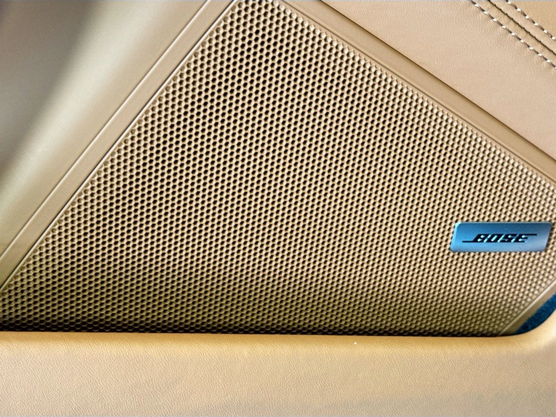 mph011_3697529863_aa6758b0b53df9f7ae37c4889bb07e75_d702ad705e