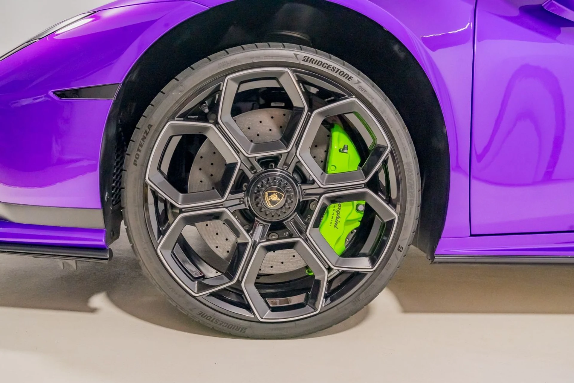 mph011_370197358_6a9eaa95f2eb4d069f0d4736b1a1ef34_0ad63a5550