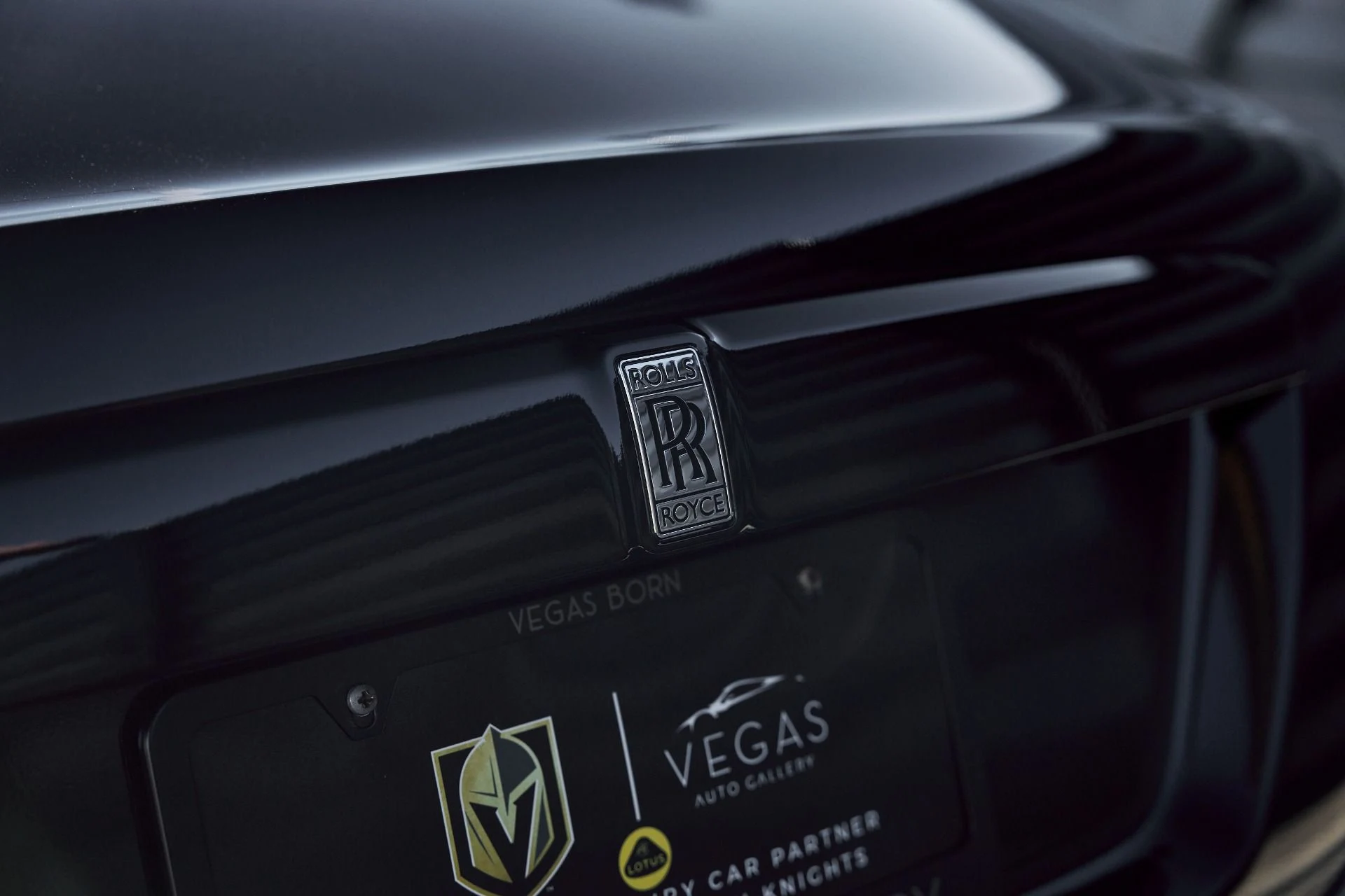 mph011_3703616074_Used_2015_Rolls_Royce_Wraith_Base_1767063487_21a2705c90