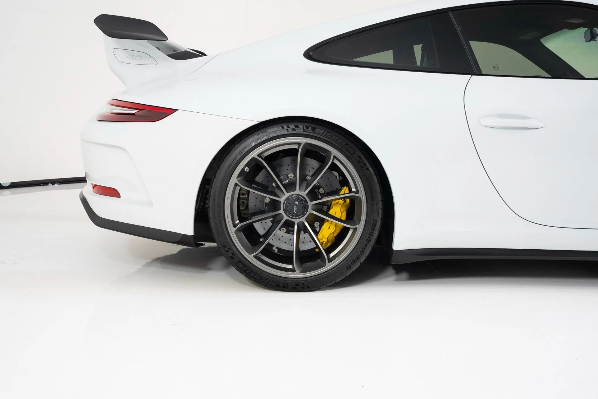 mph011_3710452445_Used_2018_Porsche_911_GT_3_1758566958_cc9b625ccb