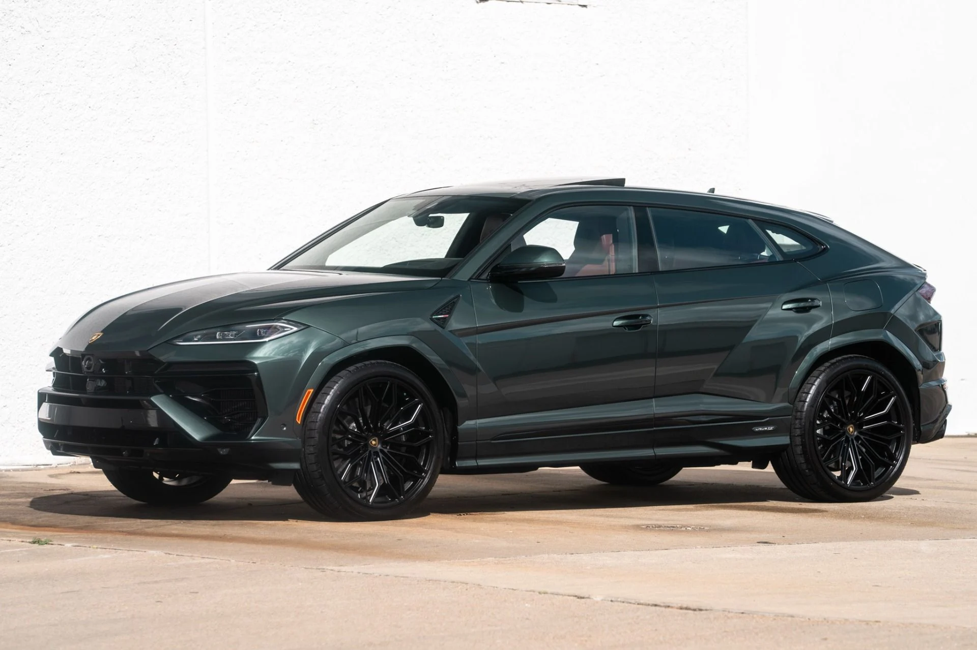 mph011_3721803673_Used_2025_Lamborghini_Urus_SE_1758739816_31186928f1