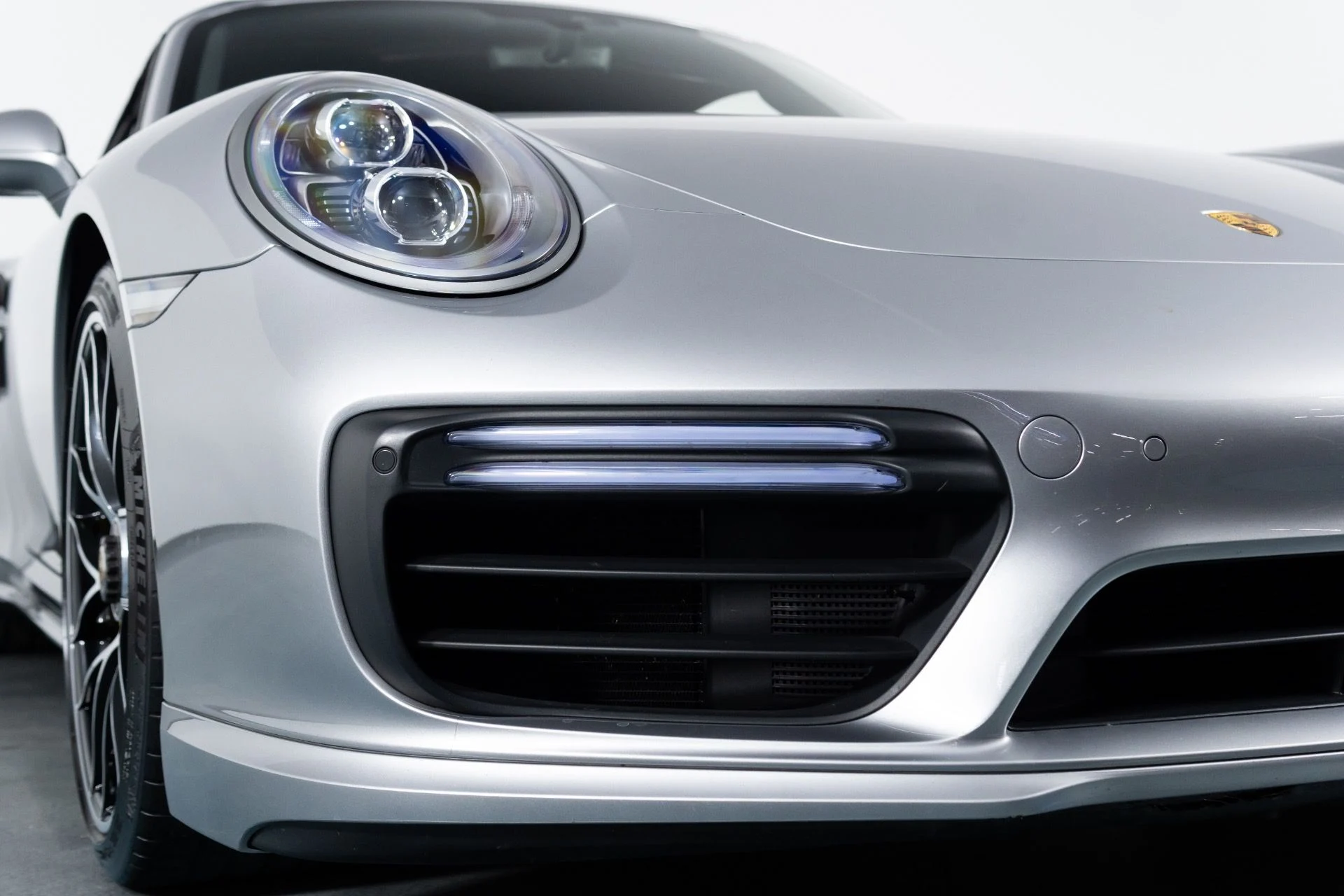 mph011_3726213339_Used_2019_Porsche_911_Turbo_S_1782003484_b516a8de33