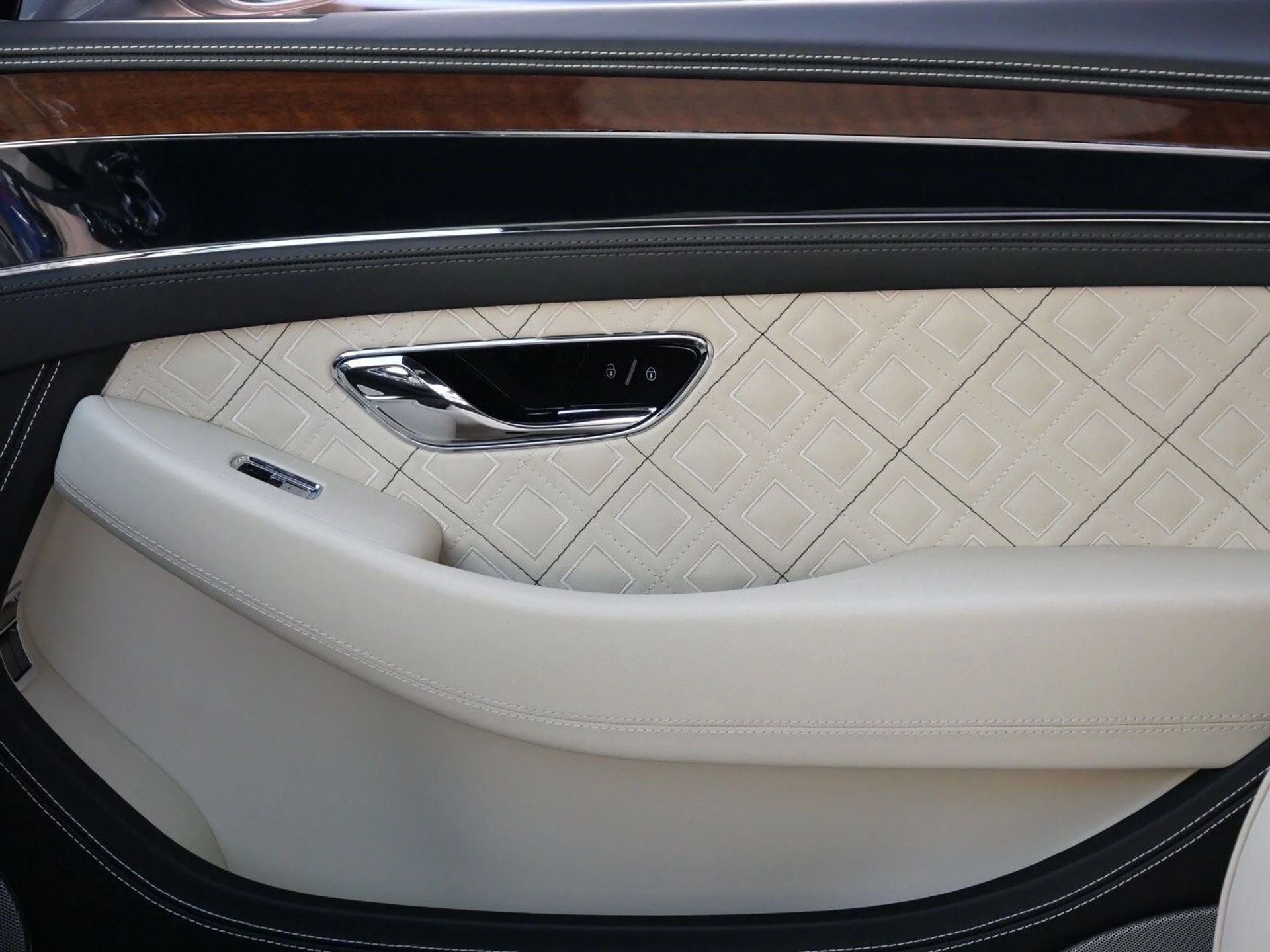 mph011_373353035_71f3b3910c30188933a1639c16632380x_46a7152aa5