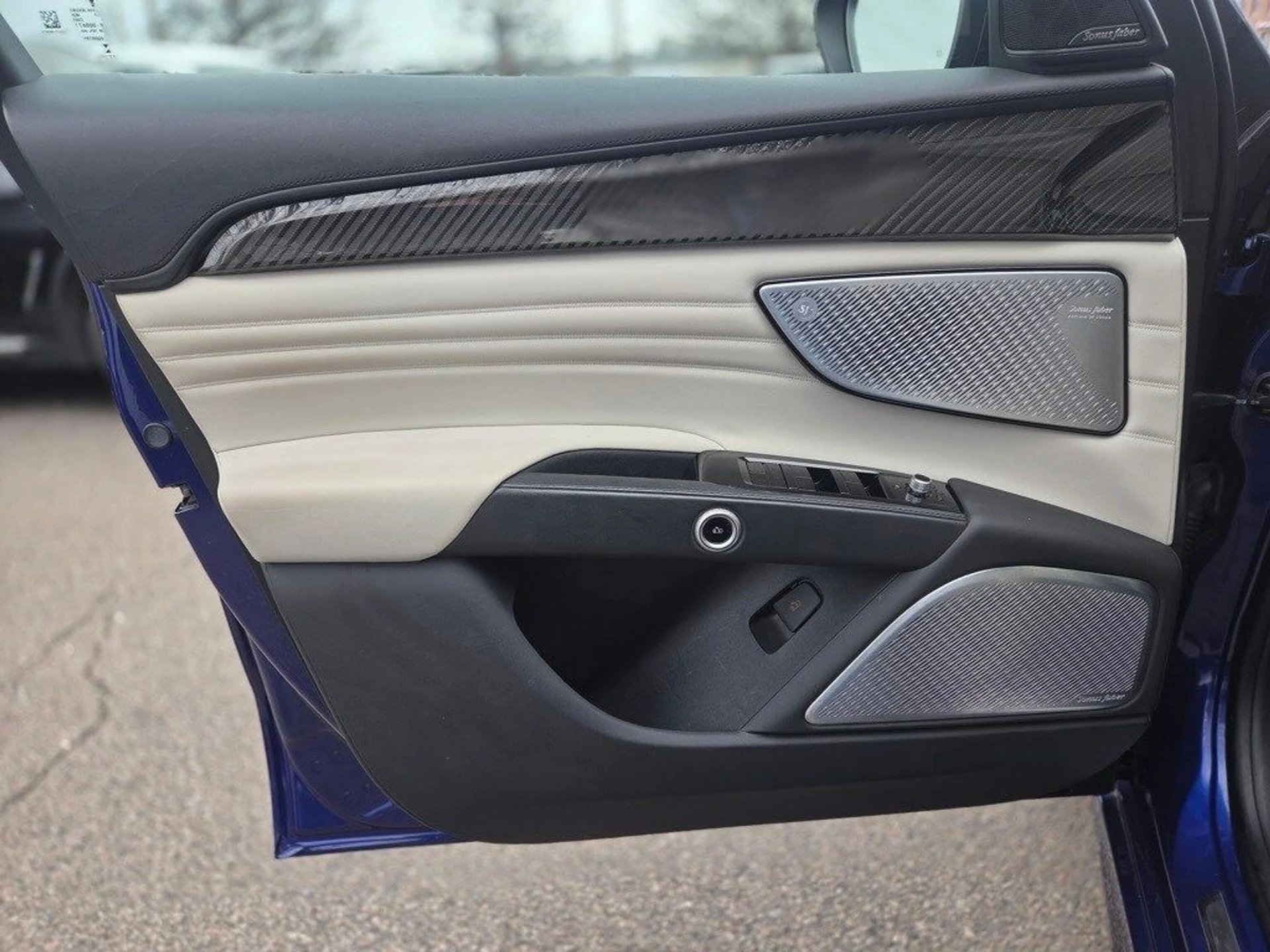 mph011_3738752376_723756baa3e7b064fb1dd0d965f99ed7x_3e651edb04