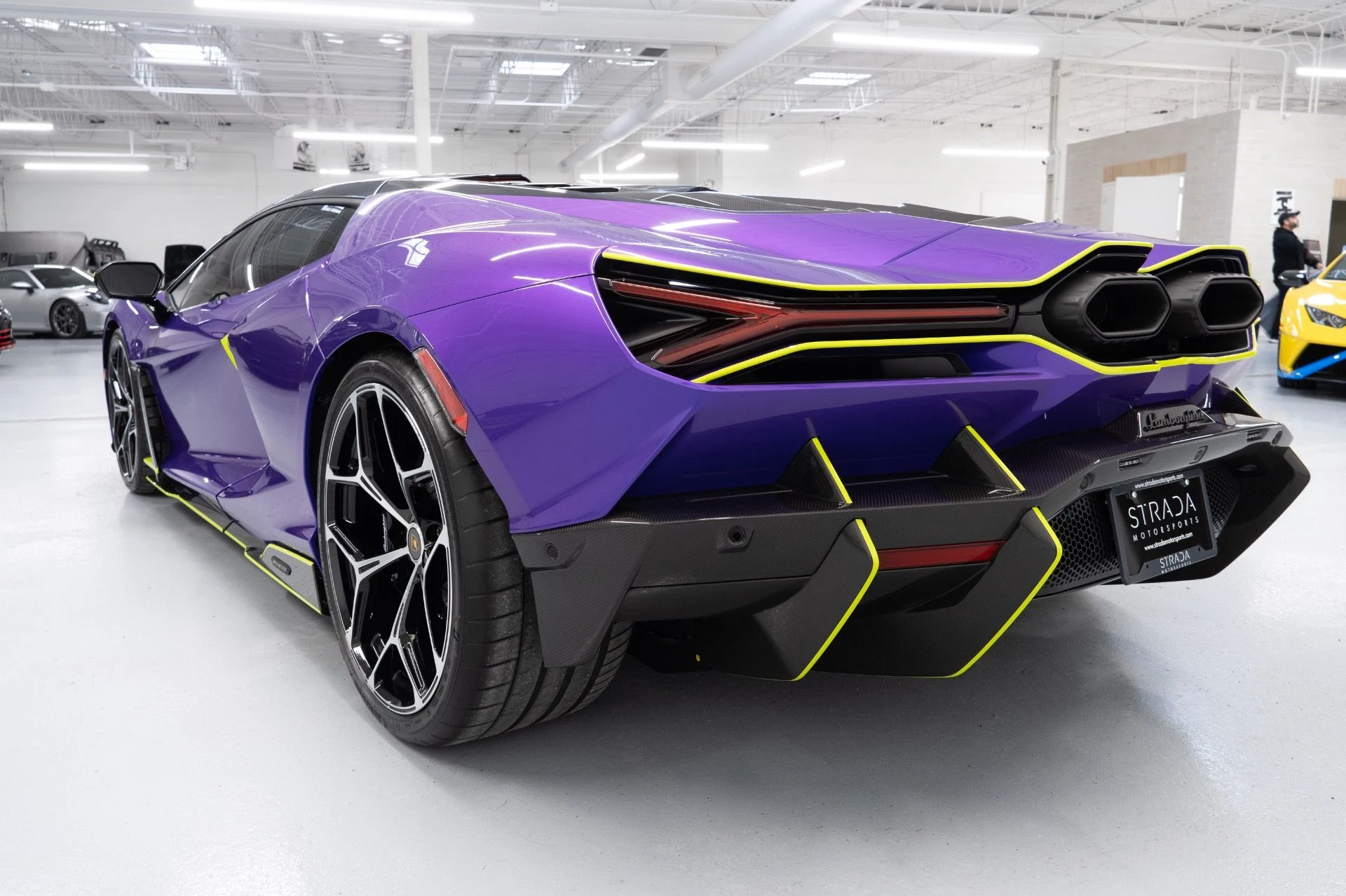 mph011_3740518924_Used_2024_Lamborghini_Revuelto_1739988848_08c1759022