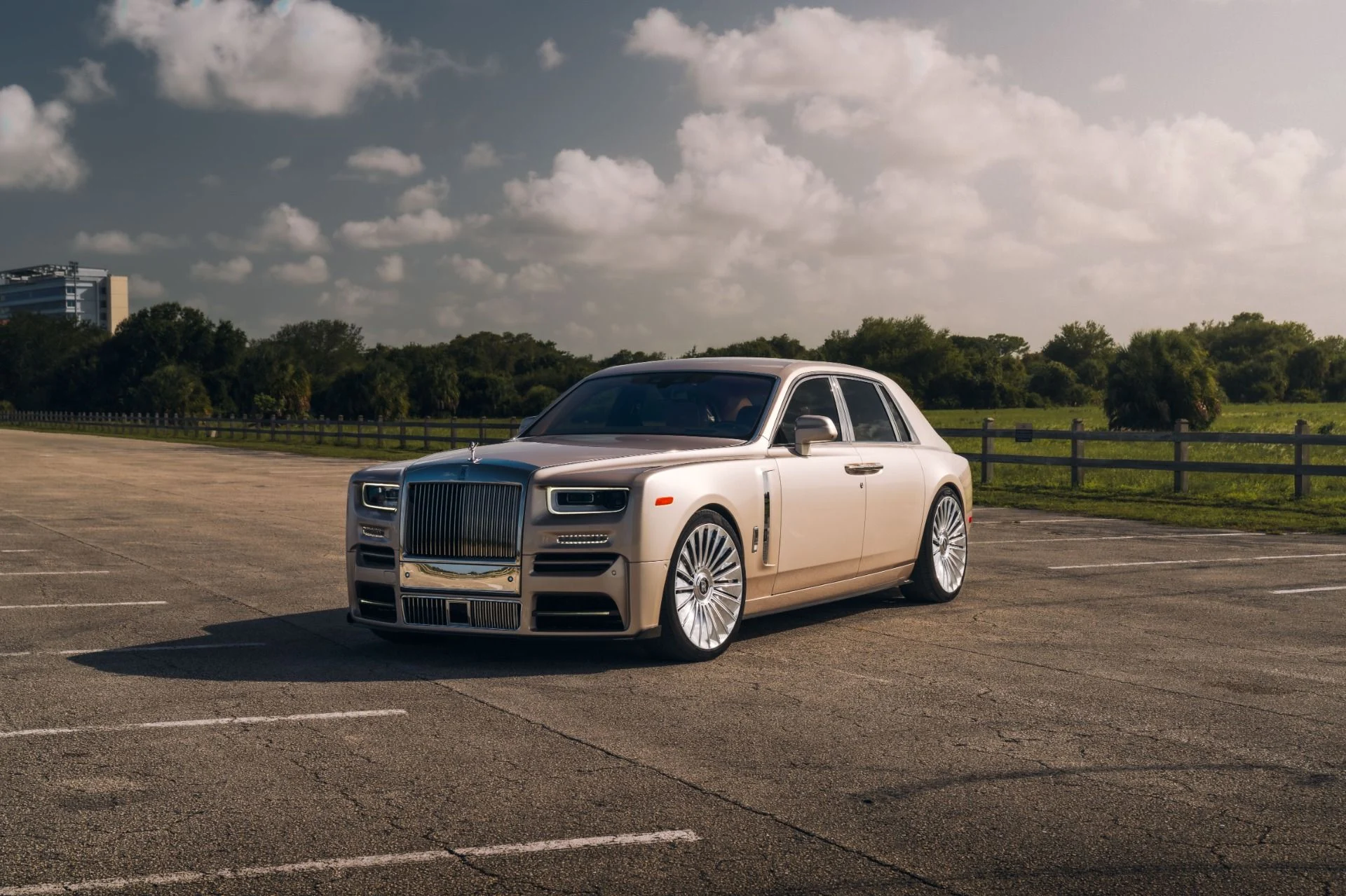 mph011_3740925663_Used_2019_Rolls_Royce_Phantom_FULL_MANSORY_BUILD_525600_MSRP_White_Sands_Paint_w_Starlight_Warranty_1753731338_224d7fa041