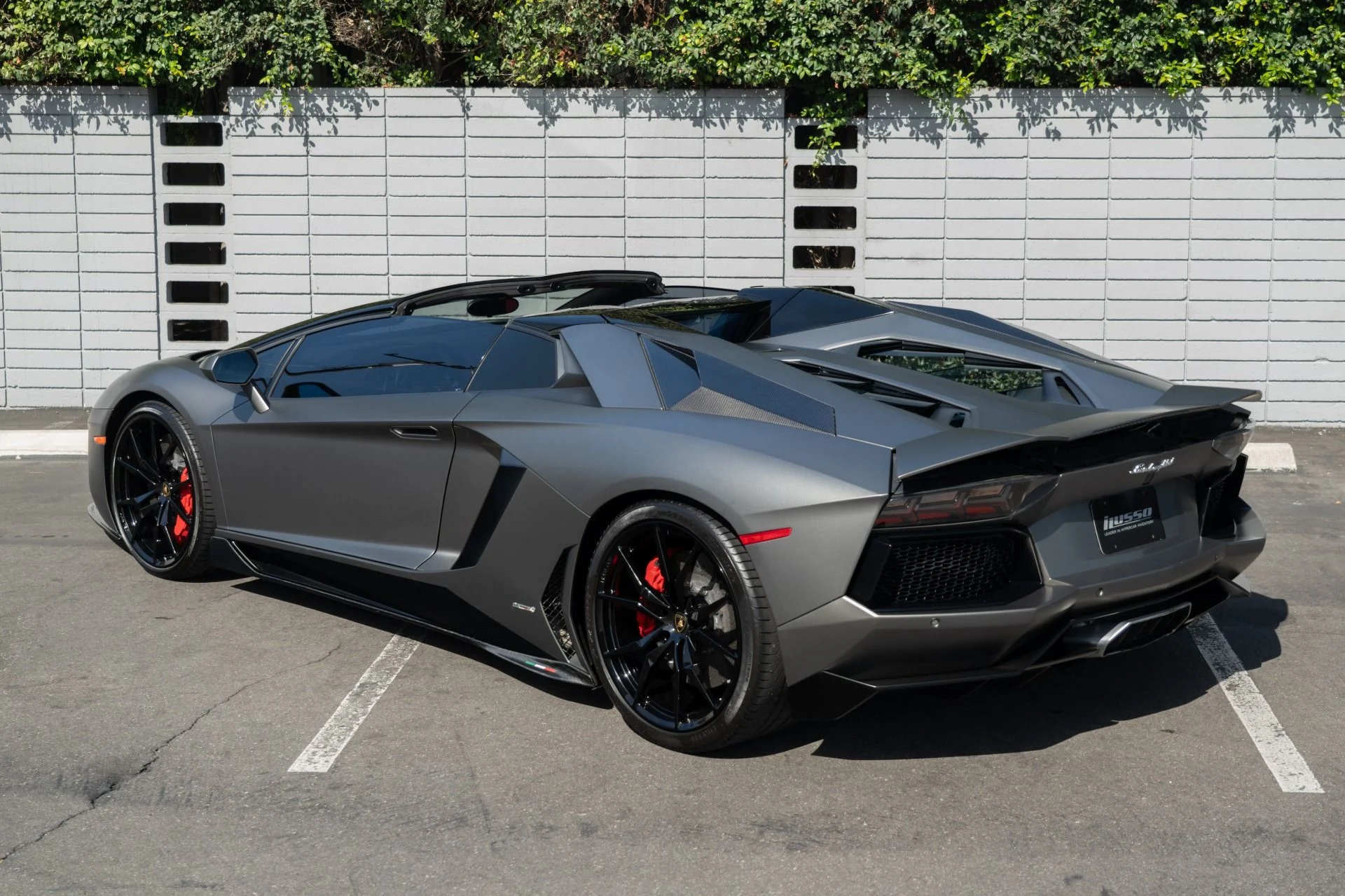 mph011_3753442153_Used_2015_Lamborghini_Aventador_LP_700_4_1765325757_d32840cf98