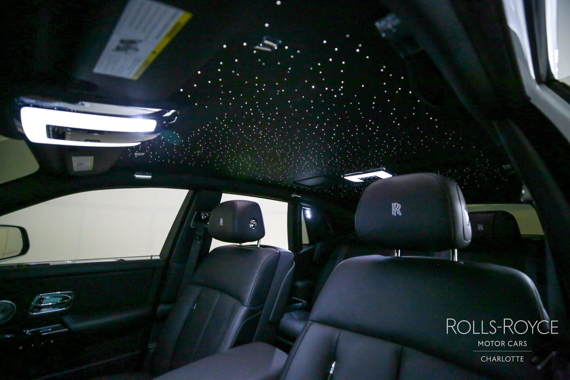 mph011_376124573_Used_2023_Rolls_Royce_Phantom_1726254604_6aee7b38a3