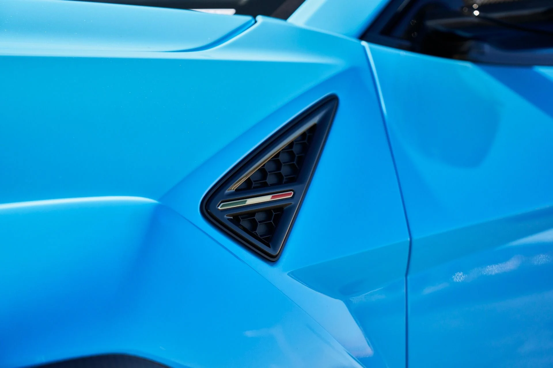 mph011_3762189983_Used_2024_Lamborghini_Urus_Performante_1764957579_c83d62f6f3