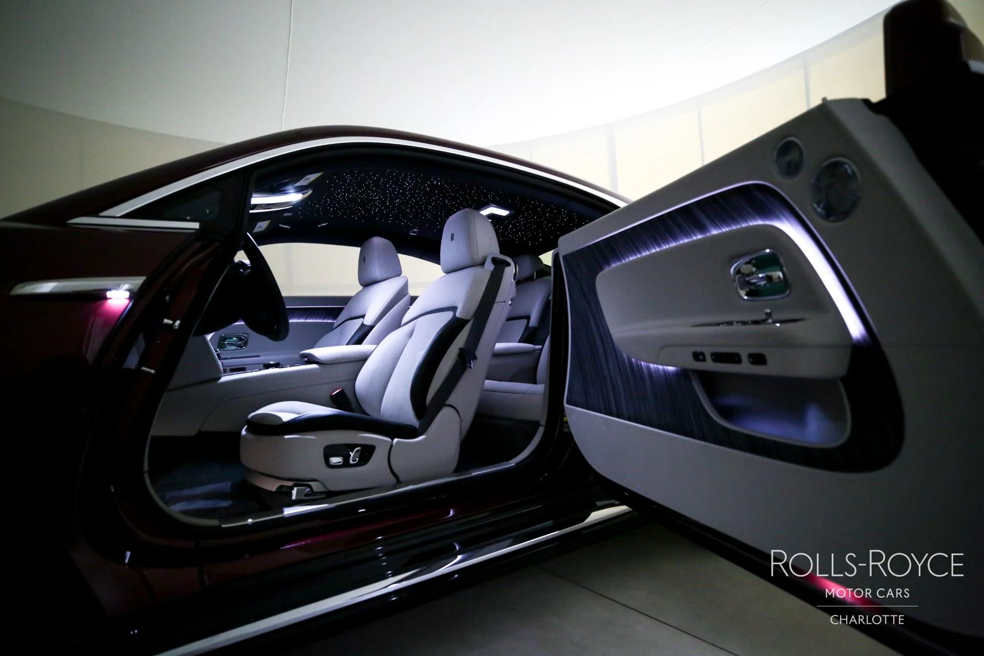 mph011_3766966033_Used_2024_Rolls_Royce_Spectre_1744735105_8a8921d74a