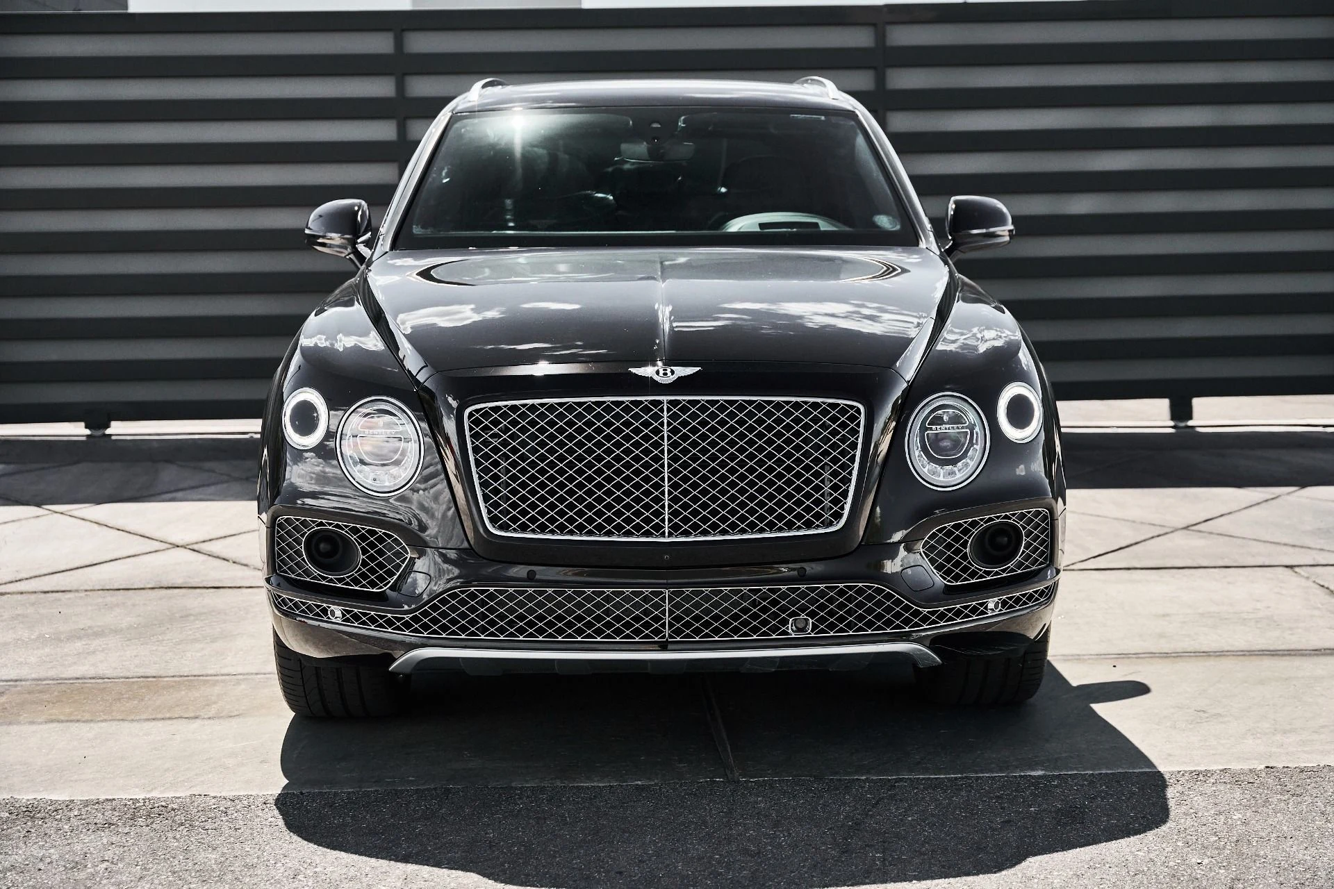 mph011_3775143675_Used_2017_Bentley_Bentayga_W12_1781373062_1ac4df745a