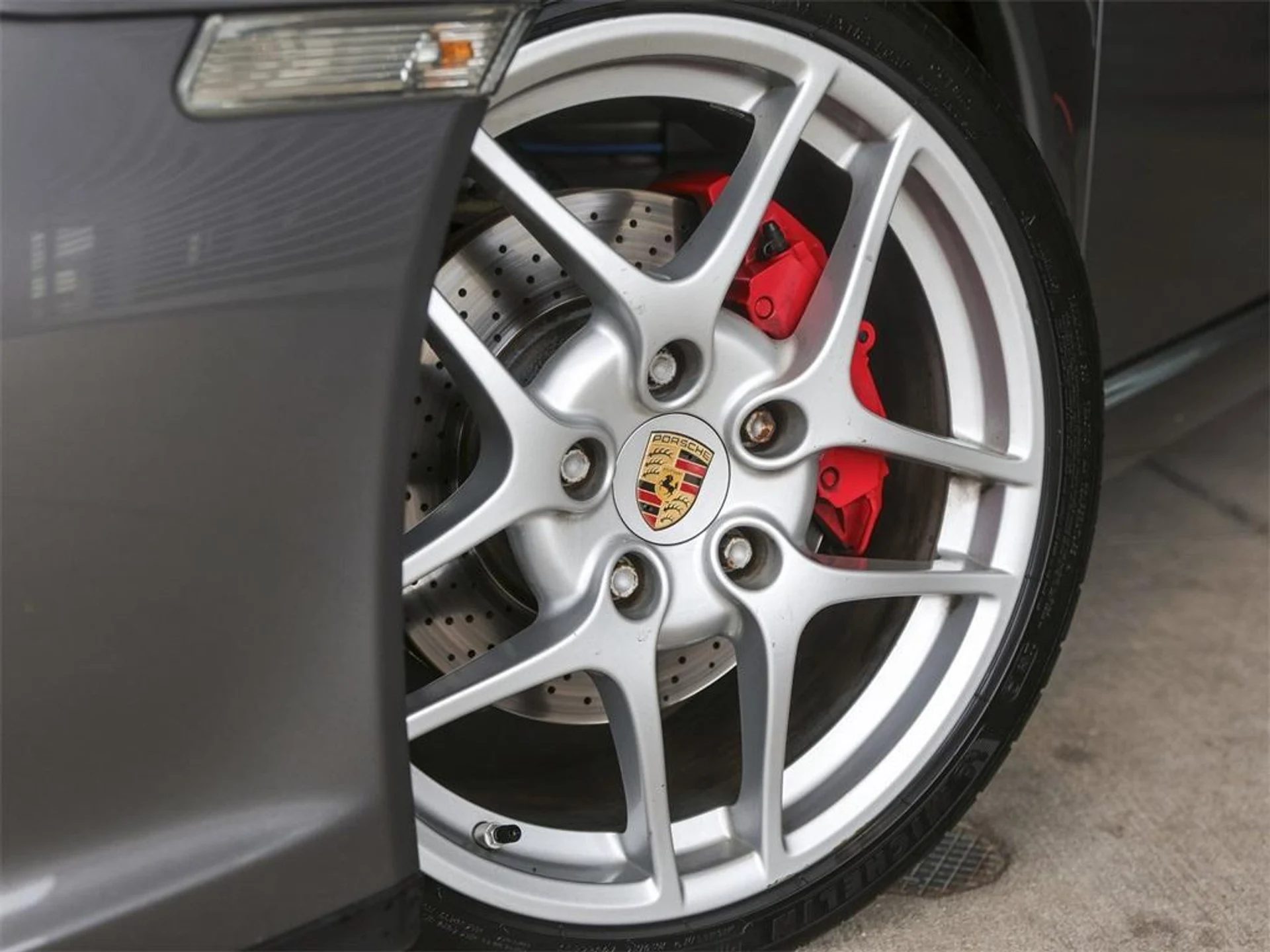 mph011_379354466_e_EGL_Fdsk_5_U_Nnro6yxe_QL_Uanq_Xc_be0fa39d2d