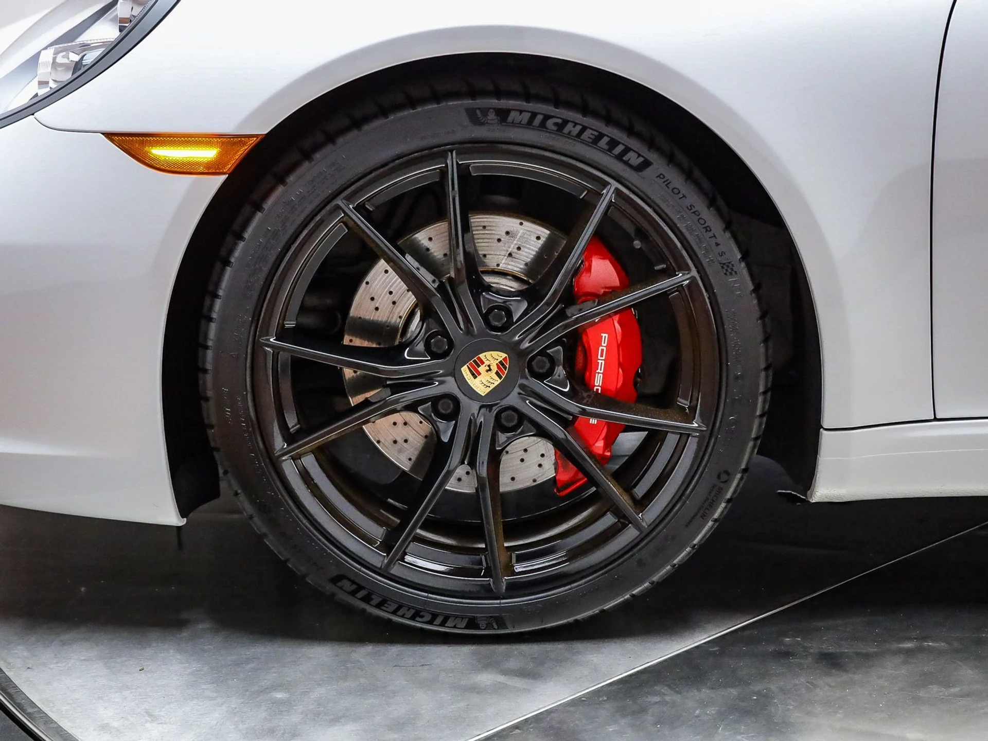 mph011_3801547144_e9d218c38ade194d226b1088468bc065x_e0868519ed