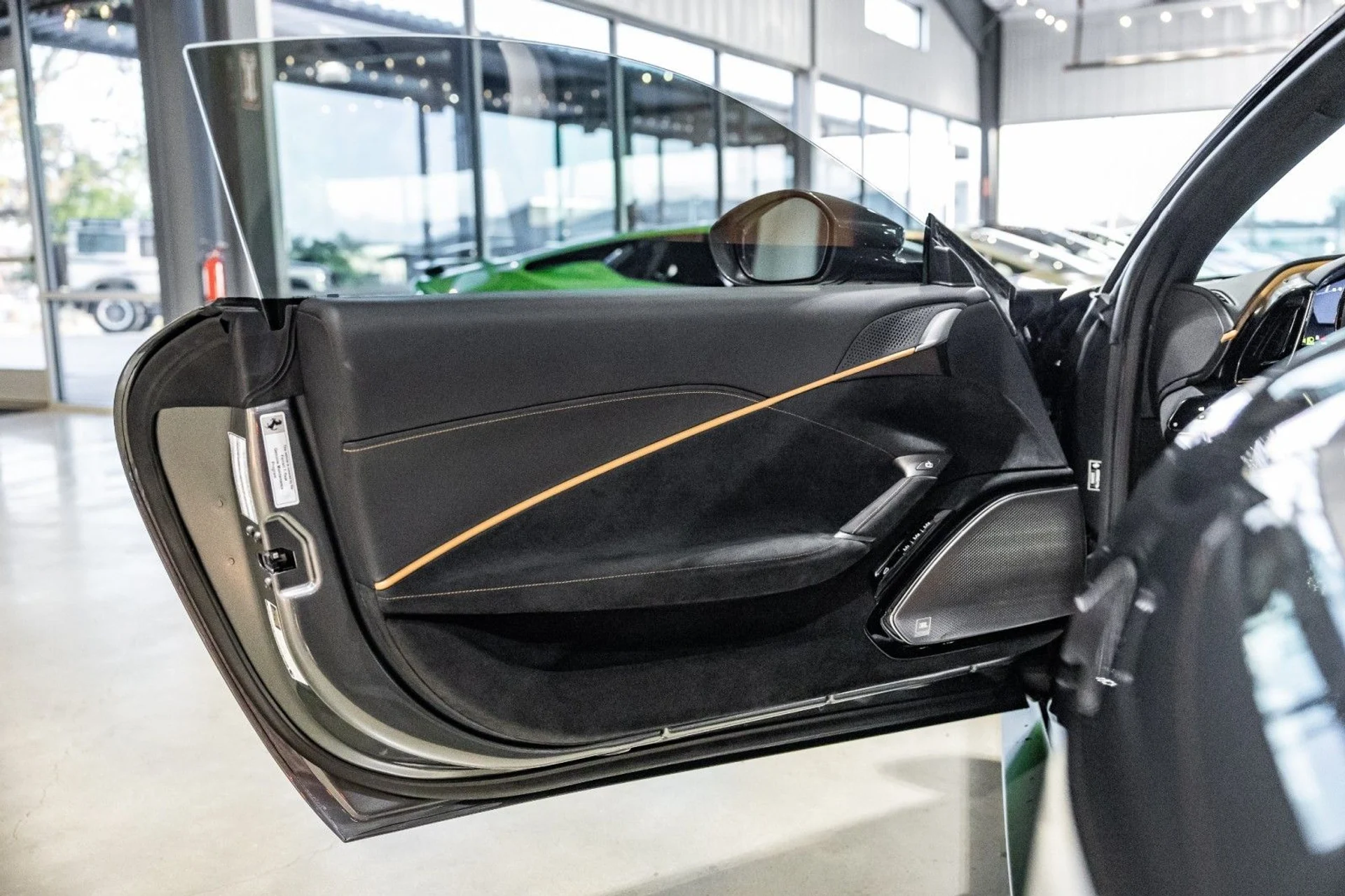 mph011_3802525695_2_Q_559bbcf423