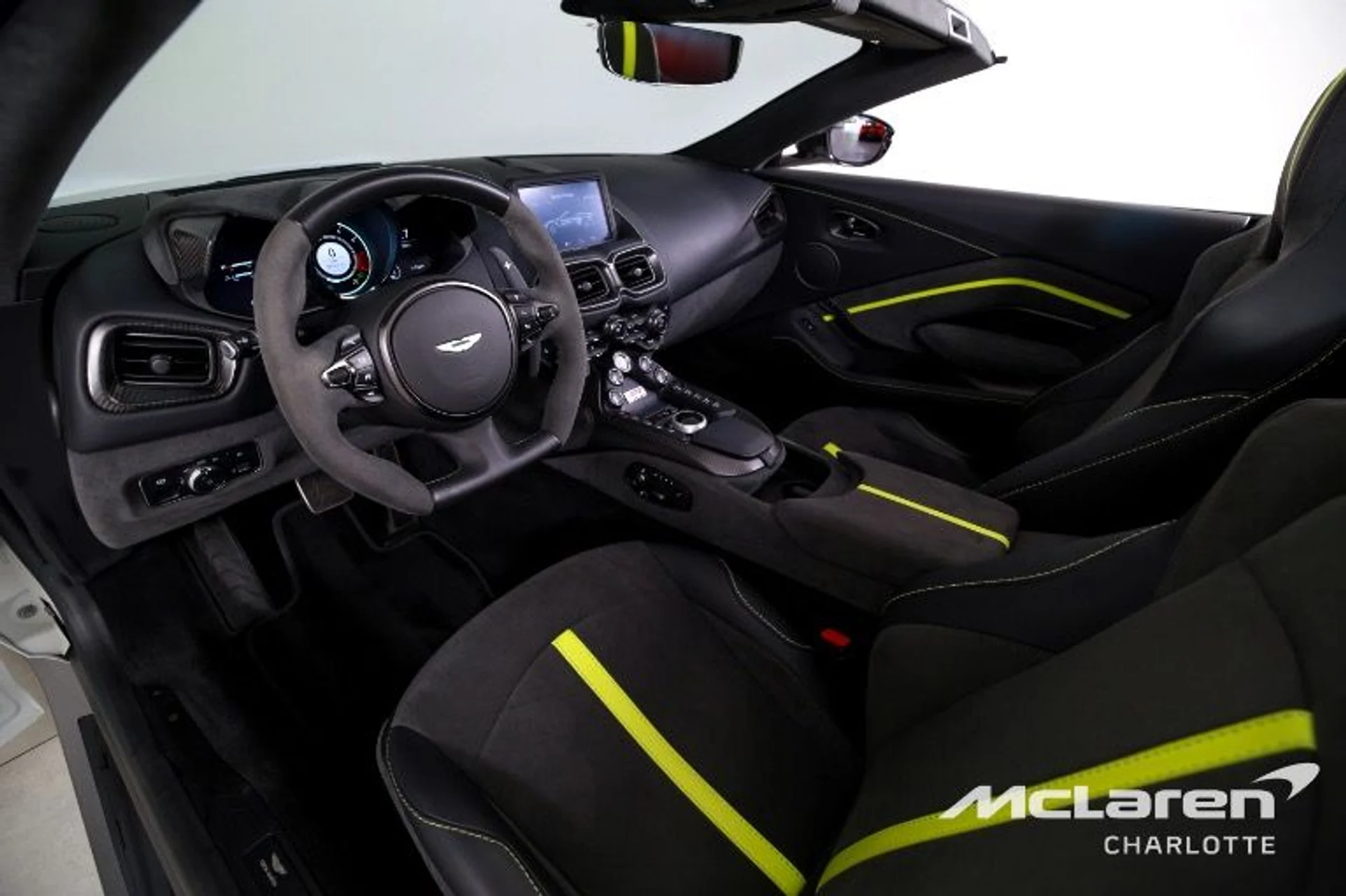 mph011_3810070267_Used_2023_Aston_Martin_Vantage_F1_Edition_dc71c54c8f