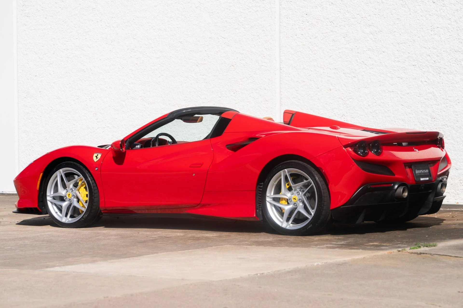 mph011_3811365628_Used_2023_Ferrari_F8_Spider_1759528459_3a39792bdd