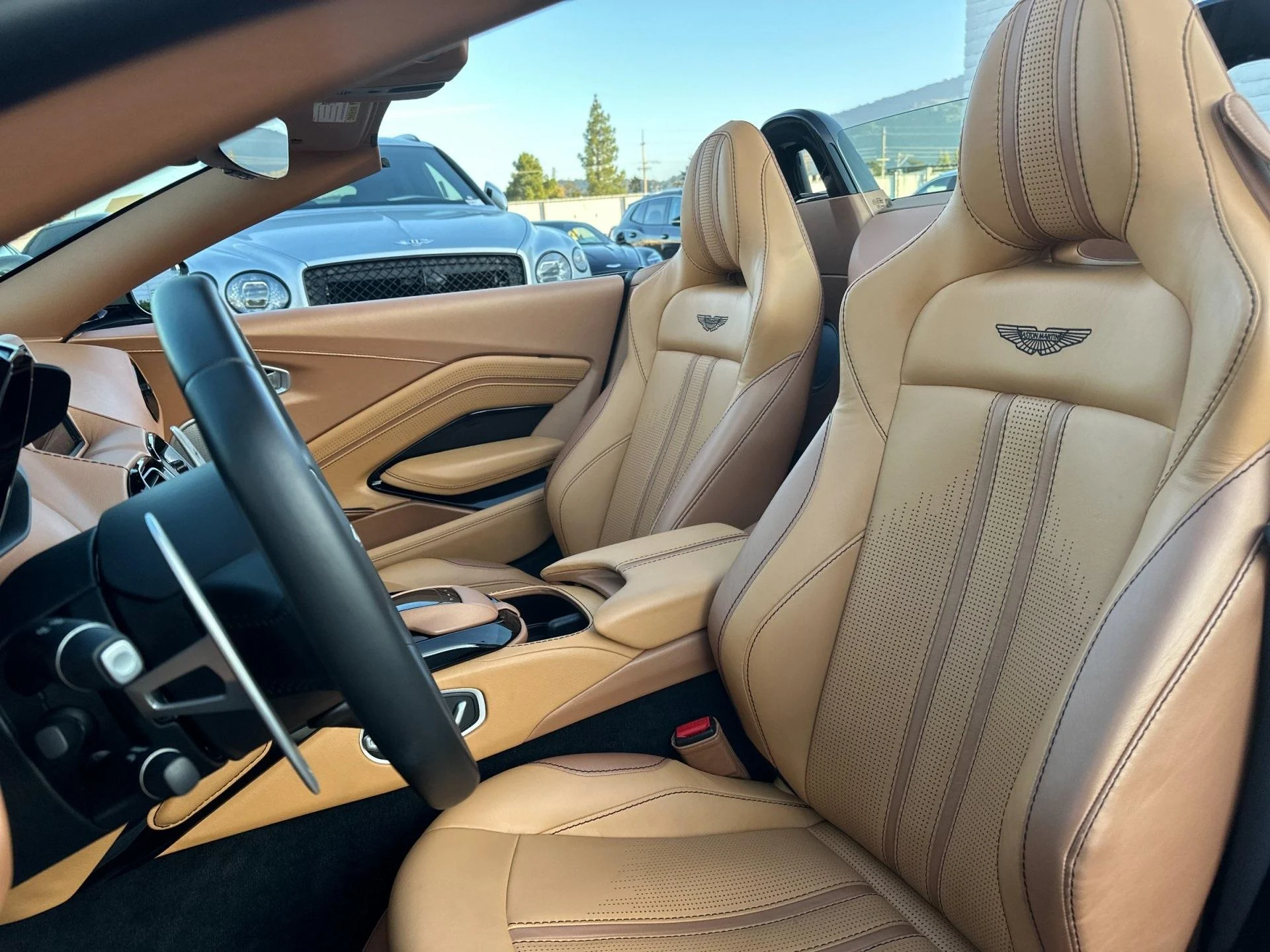 mph011_3813795072_Used_2021_Aston_Martin_Vantage_1764949774_c6dfd8f327