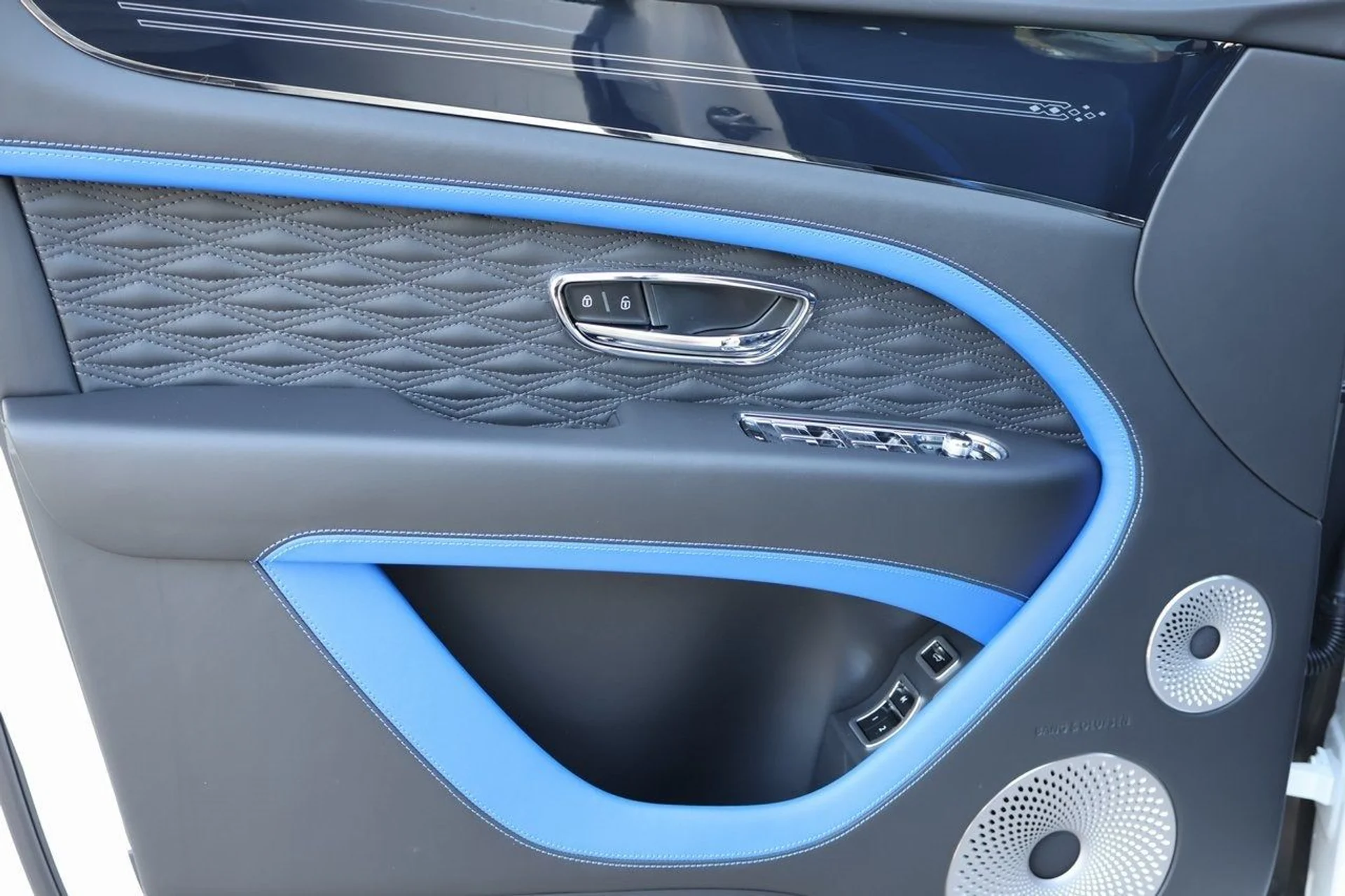 mph011_3824592376_12_8962d8610d