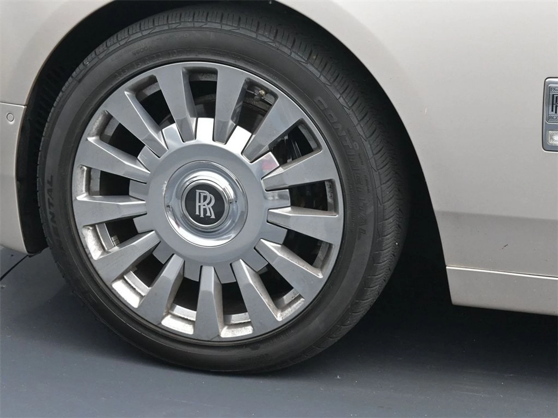 mph011_3836308484_080efbd2d3da0bb6257c3f4bc49e8d64x_d8e516ceb9