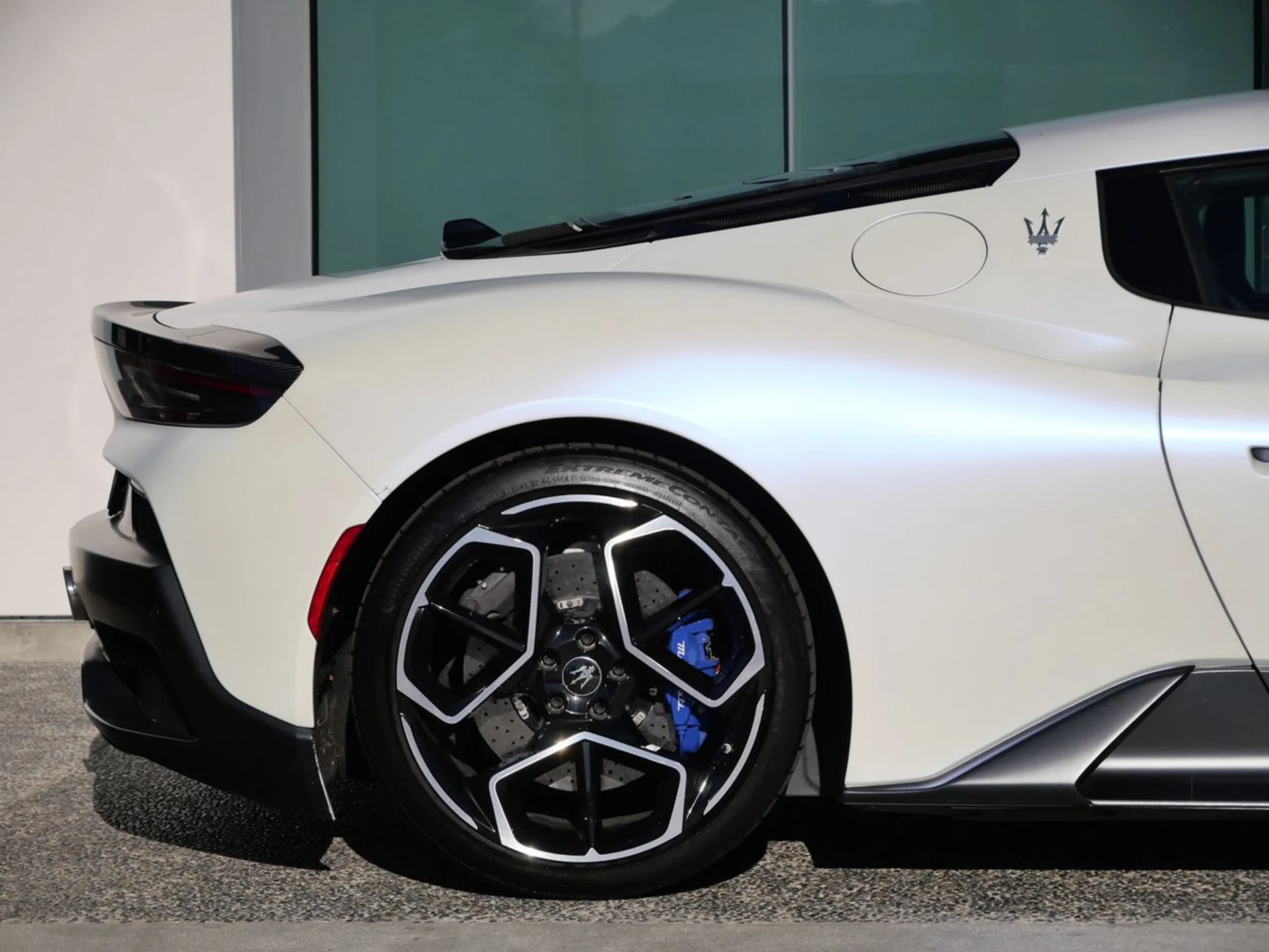 mph011_3845948821_c72365a083351aba455dd1555559367fx_d17f304d53