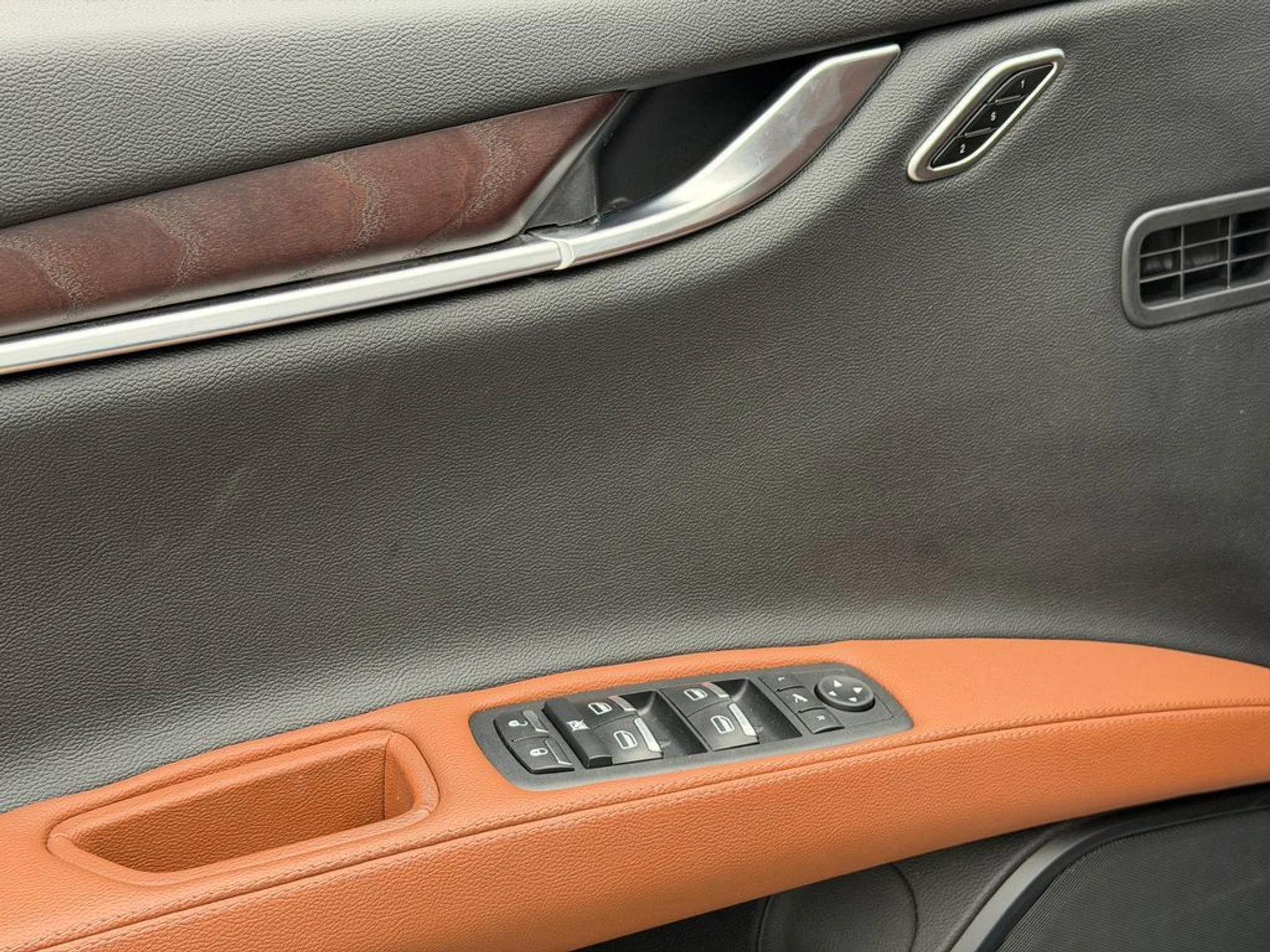 mph011_3846048033_8454c8d88c334f40817882b0baf36613_827f05334d