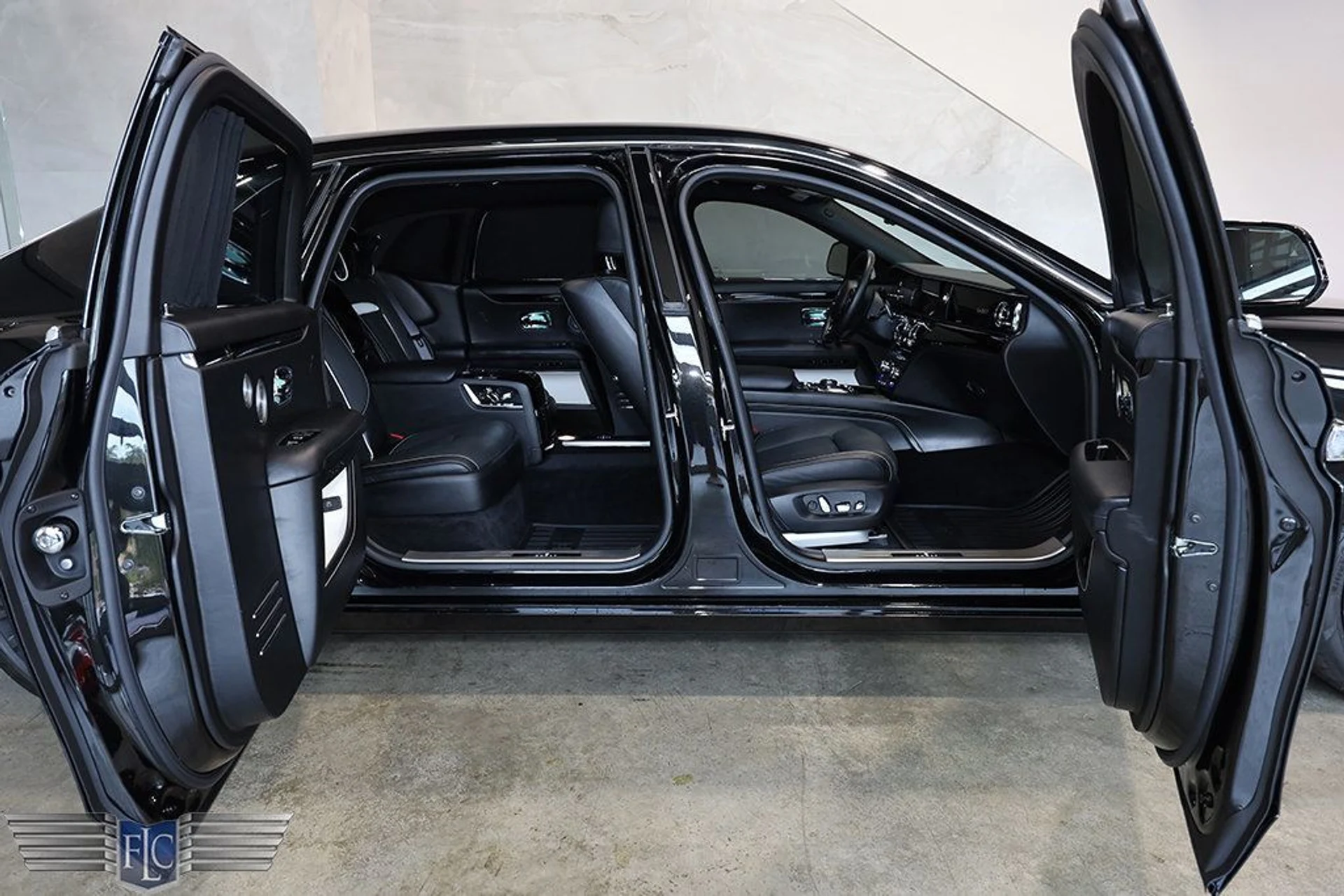 mph011_3846474627_used_2021_rolls_royce_ghost_ewb_sedan_9689_23033984_12_1024_fc7da7b304