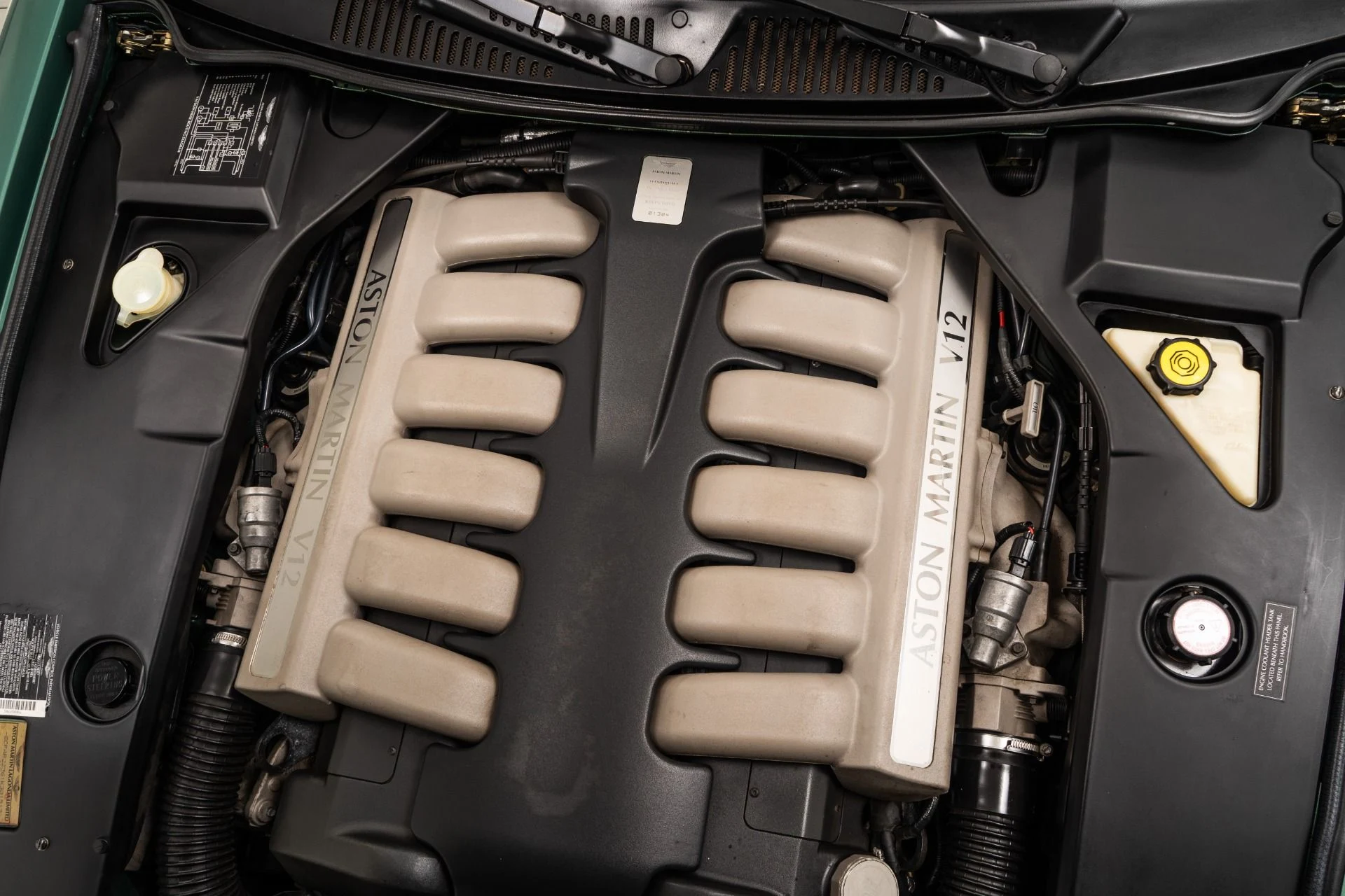 mph011_3848802968_Used_2001_Aston_Martin_DB_7_V12_Vantage_1760468249_a3e8e13f38