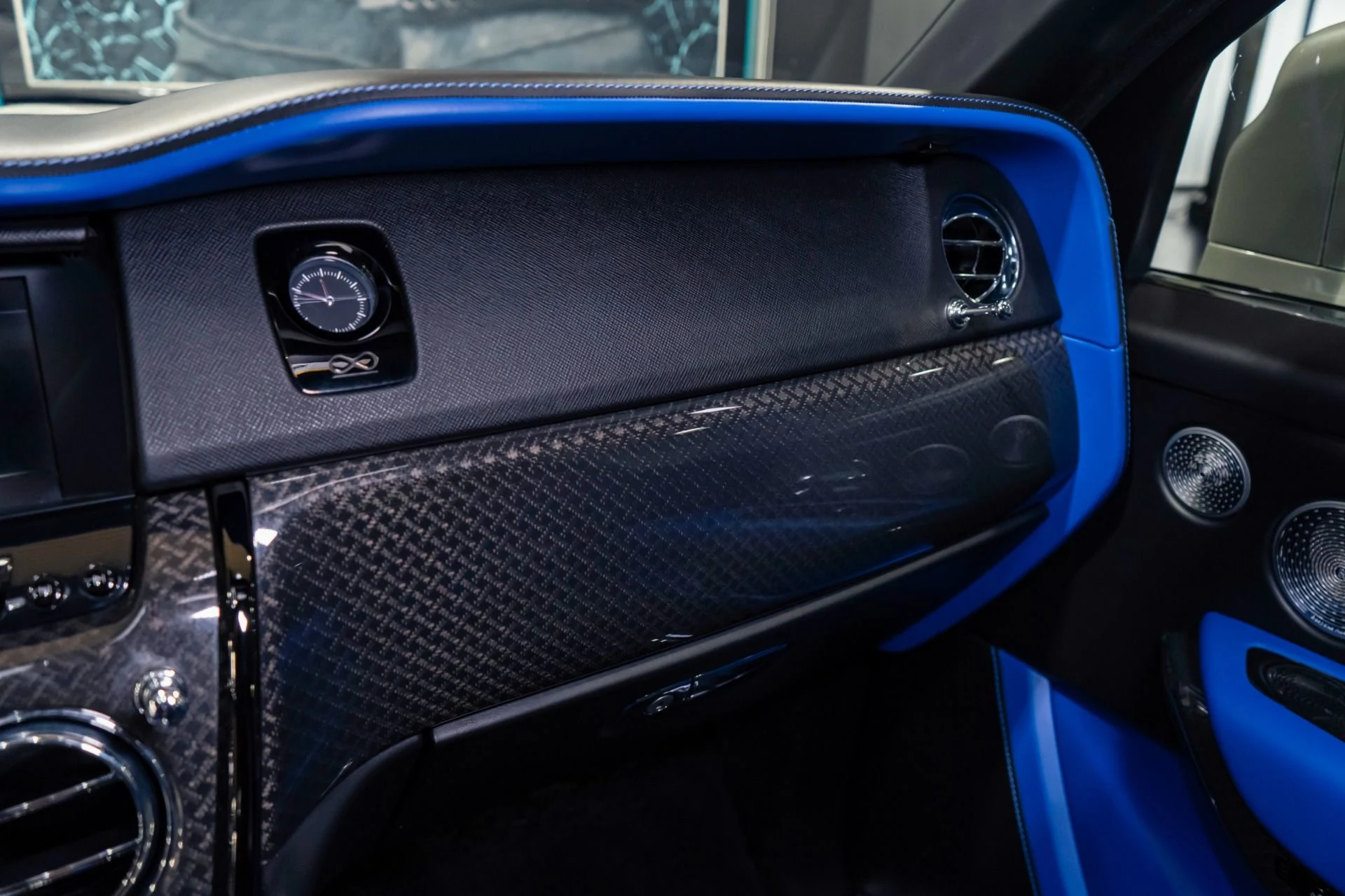 mph011_3853801227_Used_2021_Rolls_Royce_Black_Badge_Cullinan_Black_Badge_Provenance_2027_1771275656_a4b072981a