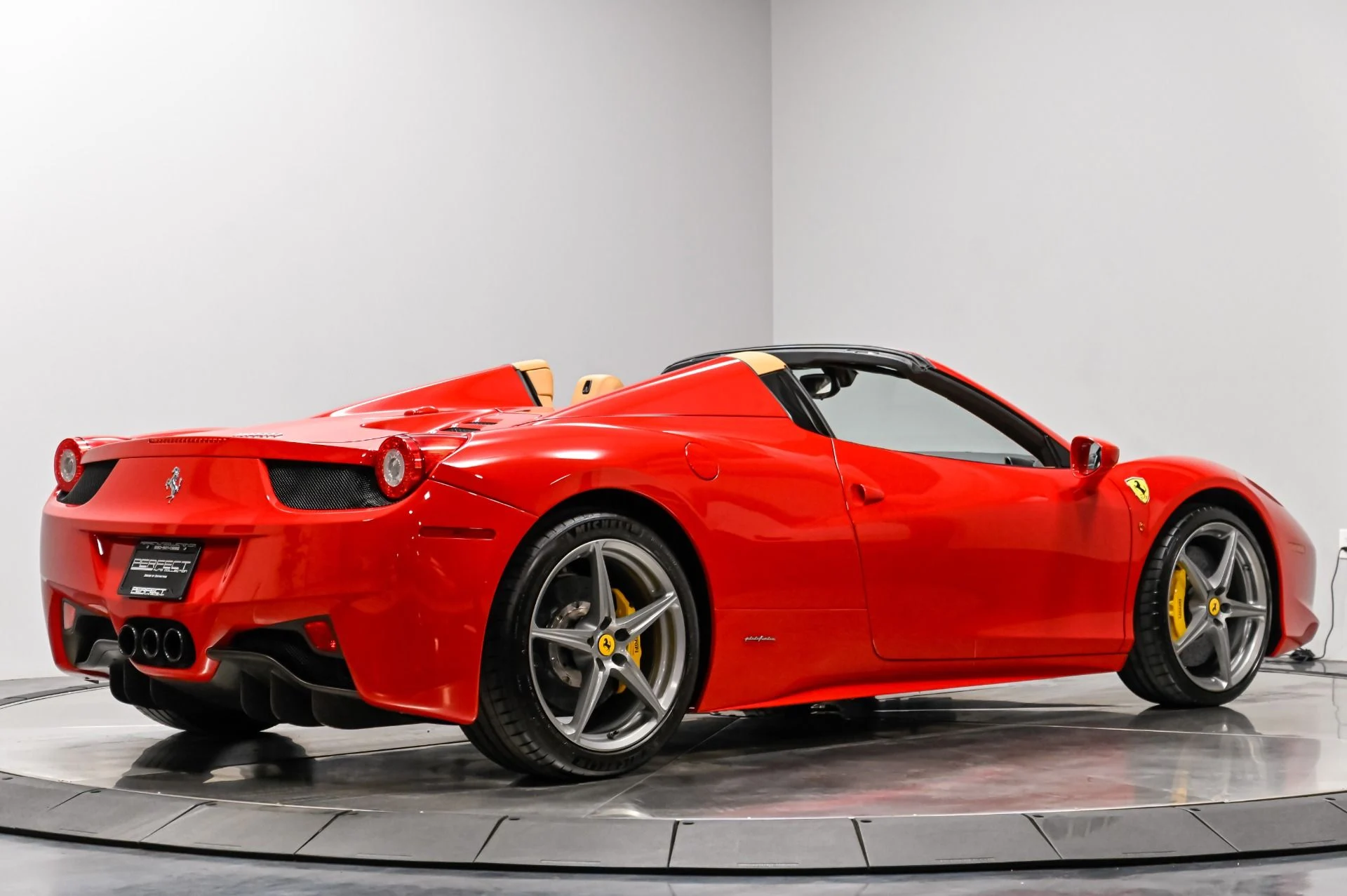 mph011_3854409956_Used_2013_Ferrari_458_Spider_1788114658_ee6d76bedb
