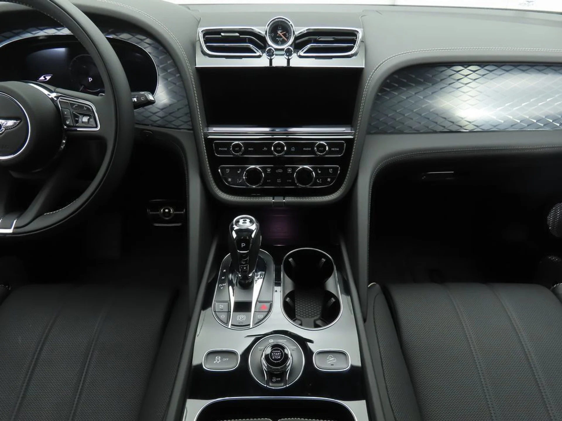 mph011_3855883767_used_2025_bentley_bentayga_v8awd_8119_22891854_13_1024_9f0f76b8e1