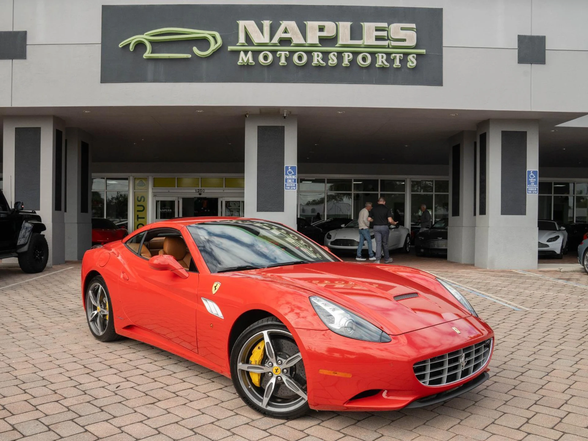 mph011_3859943854_Used_2014_ferrari_California_2dr_Conv_1770286896_6d2e20fa32