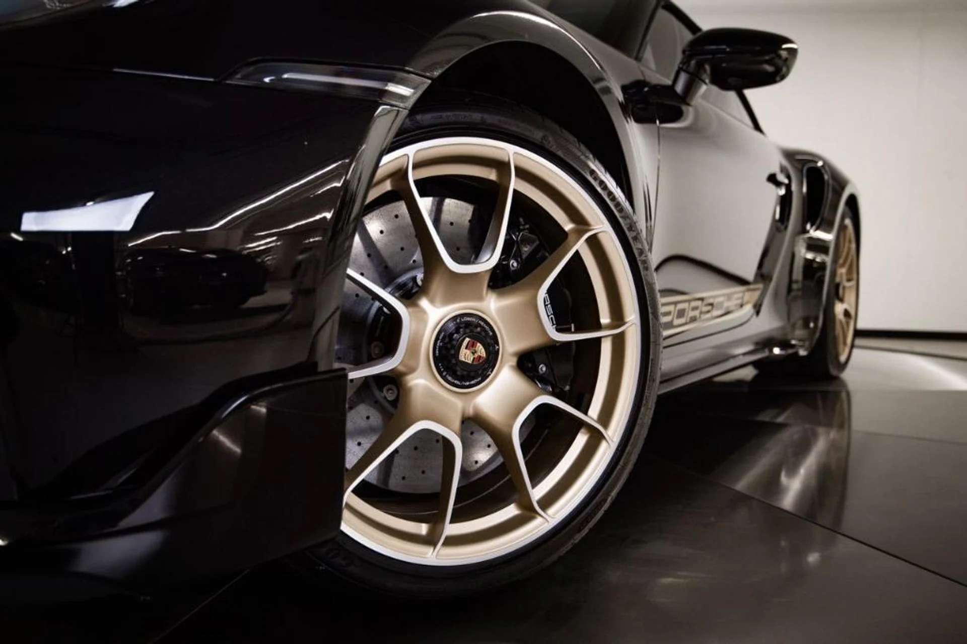 mph011_3860783787_Nj_V_Mb_La_Pu_QW_f_Y5e_Akb9_CVD_3_A0_A_984113b27b