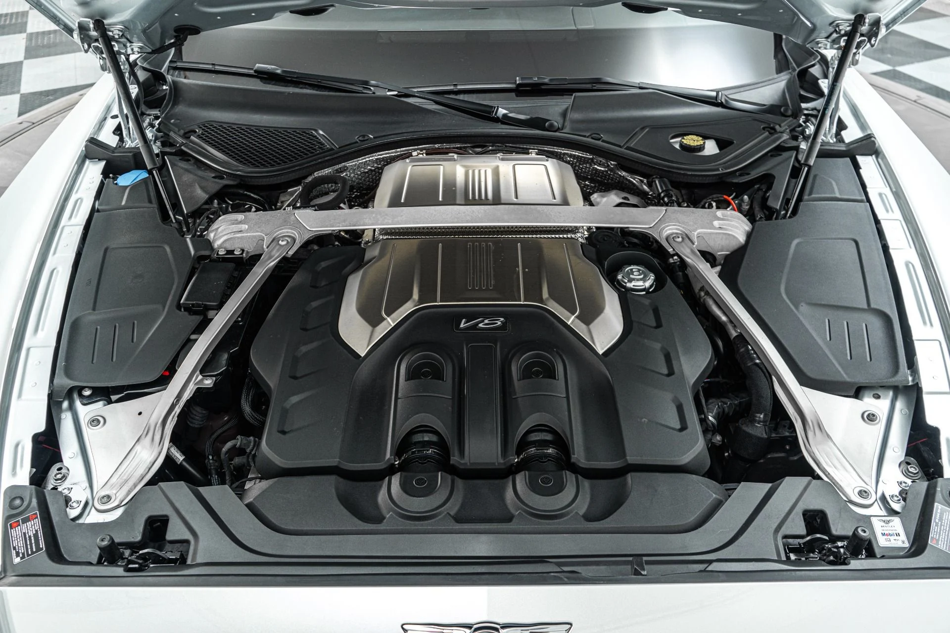 mph011_3861200534_Used_2022_Bentley_Flying_Spur_V8_Great_Colors_Engine_Turned_Veneers_Mulliner_Package_1773426233_749ef8e6a8