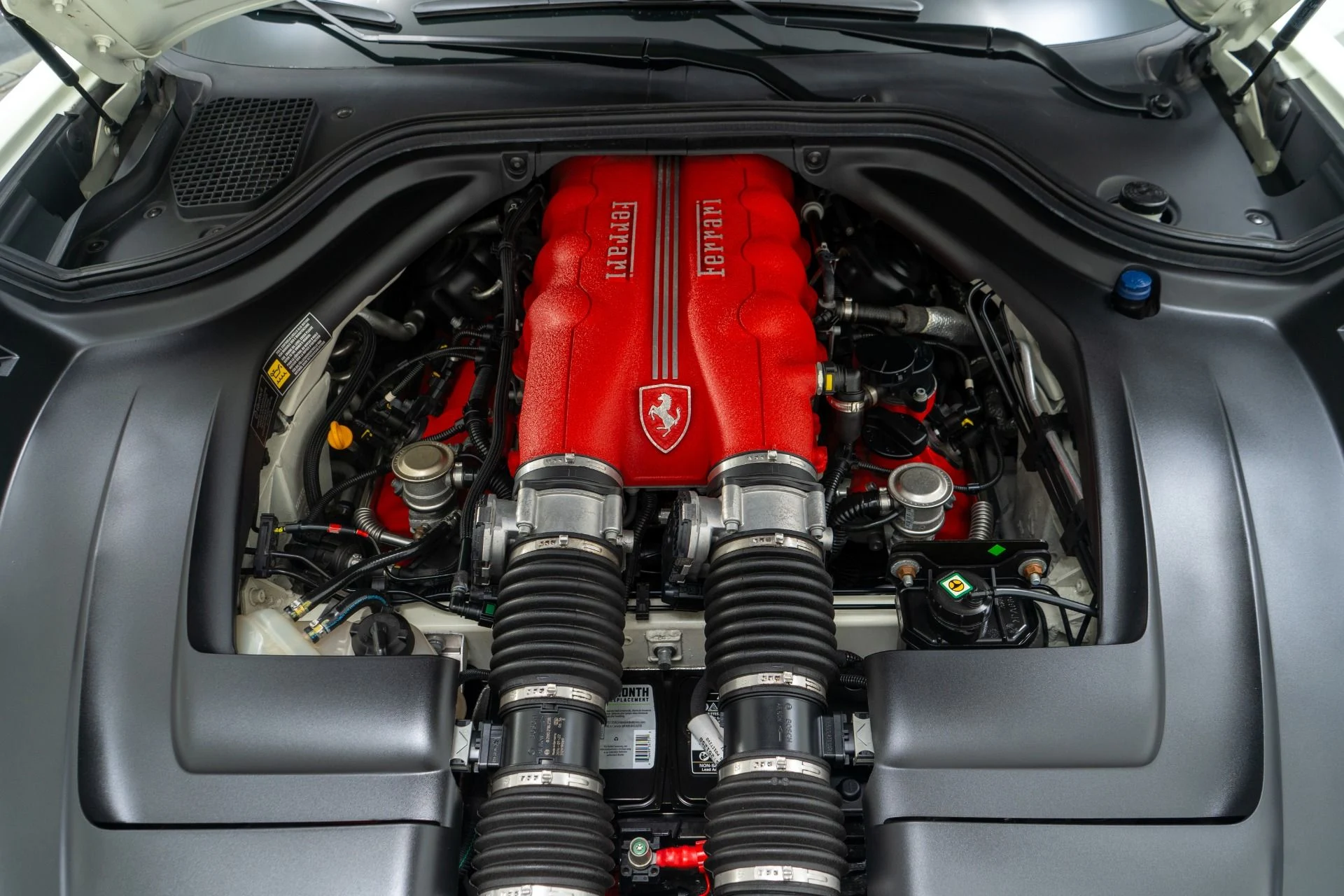 mph011_3862759171_Used_2014_Ferrari_California_1756832165_e74acb0aba