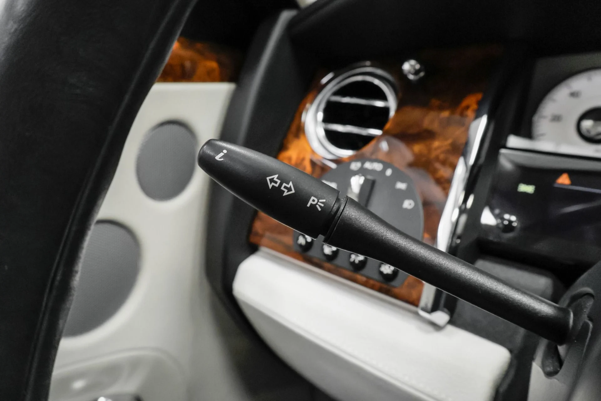 mph011_3882528822_Used_2010_Rolls_Royce_Ghost_1762979207_1b91c243b3