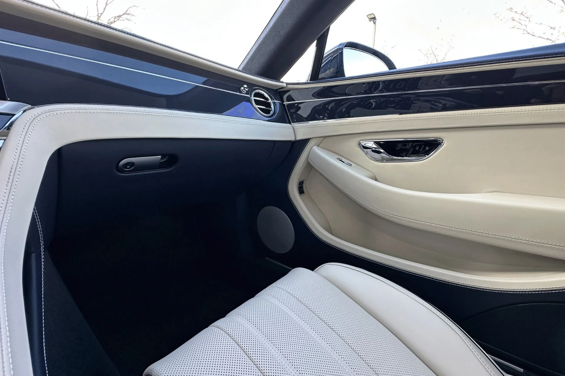 mph011_3892310934_New_2026_Bentley_Continental_GT_GT_1763467740_fb3d3dc37b