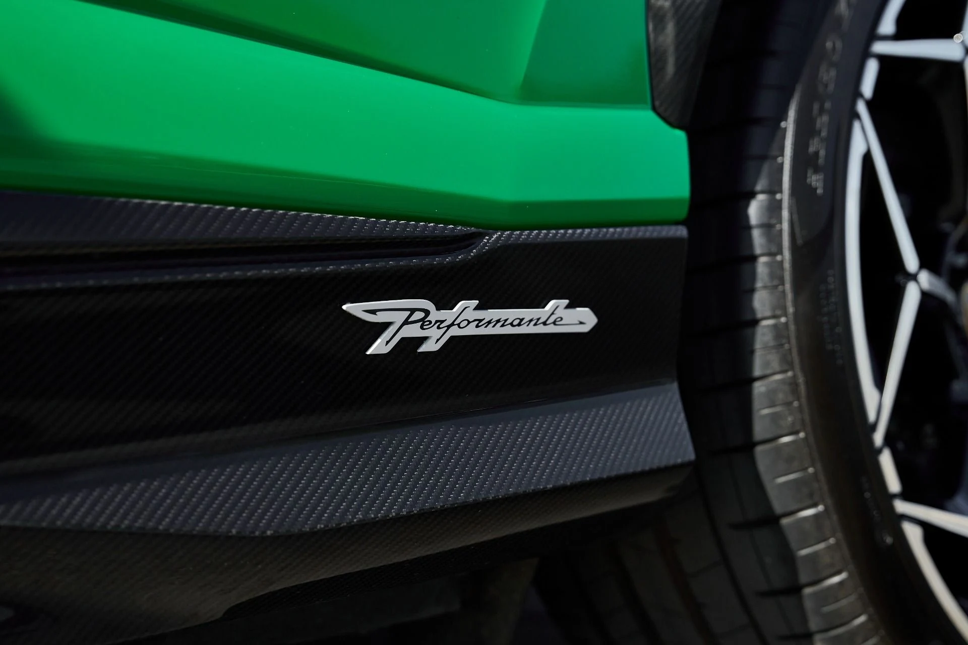 mph011_389442047_Used_2024_Lamborghini_Urus_Performante_1770171821_772cffd20f