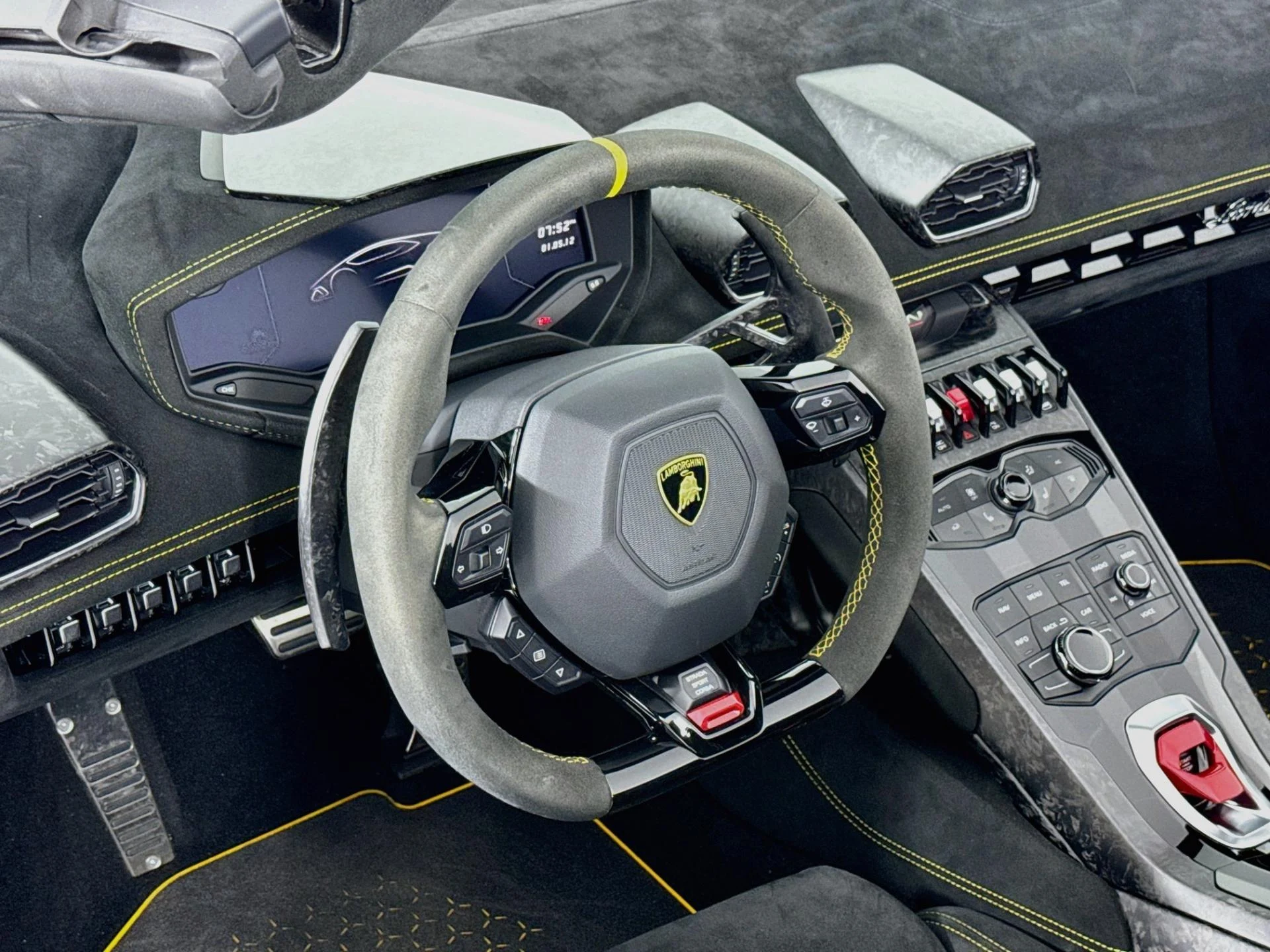 mph011_3895820944_Used_2019_Lamborghini_Huracan_Performante_Spyder_1793134343_214165a13e