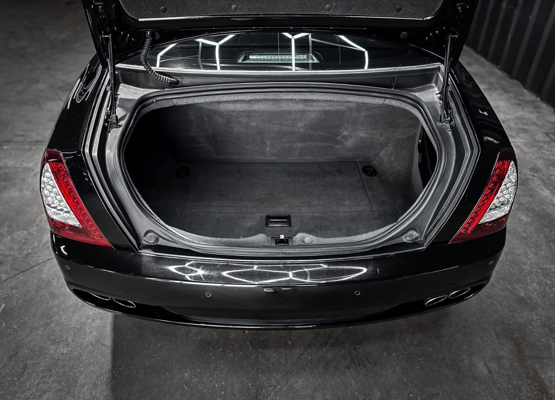 mph011_3906447813_36879351_03295_2011_maserati_quattroporte_003_f6ef7f5684