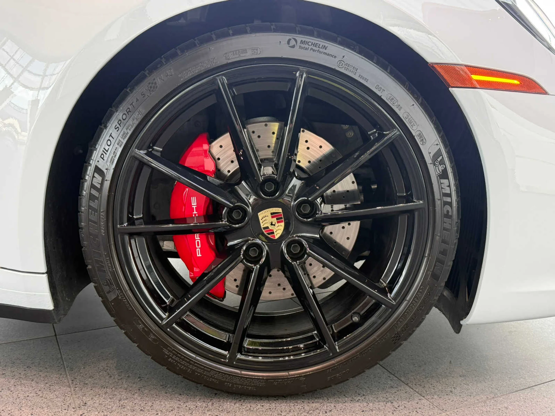 mph011_3912808916_8f18dc32fe5cb11fbbf35f47ece168a7x_239d8db899